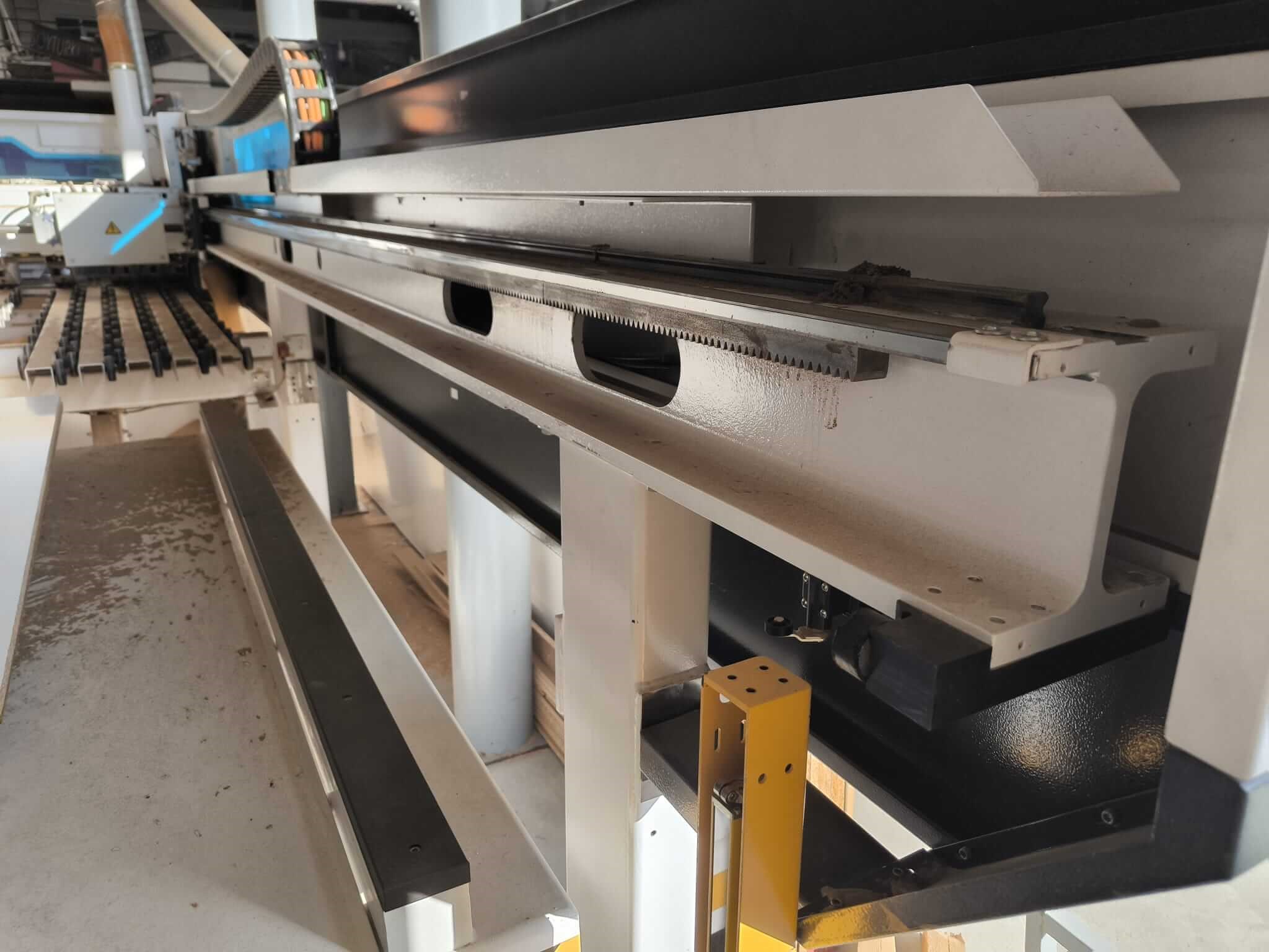 AES Alpha PS 04 4200 Asansörlü Ebatlama Makinesi (2022)
