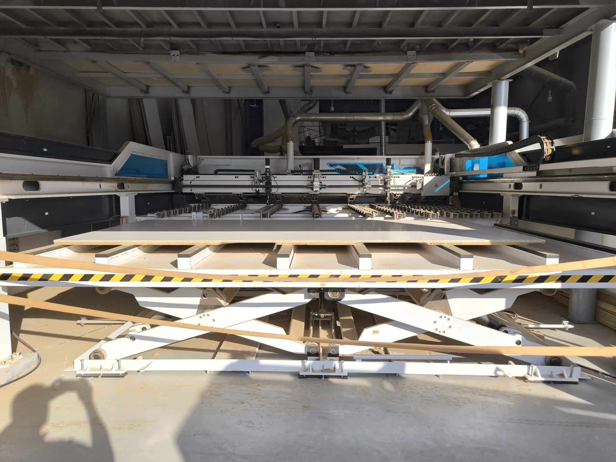 AES Alpha PS 04 4200 Asansörlü Ebatlama Makinesi (2022)