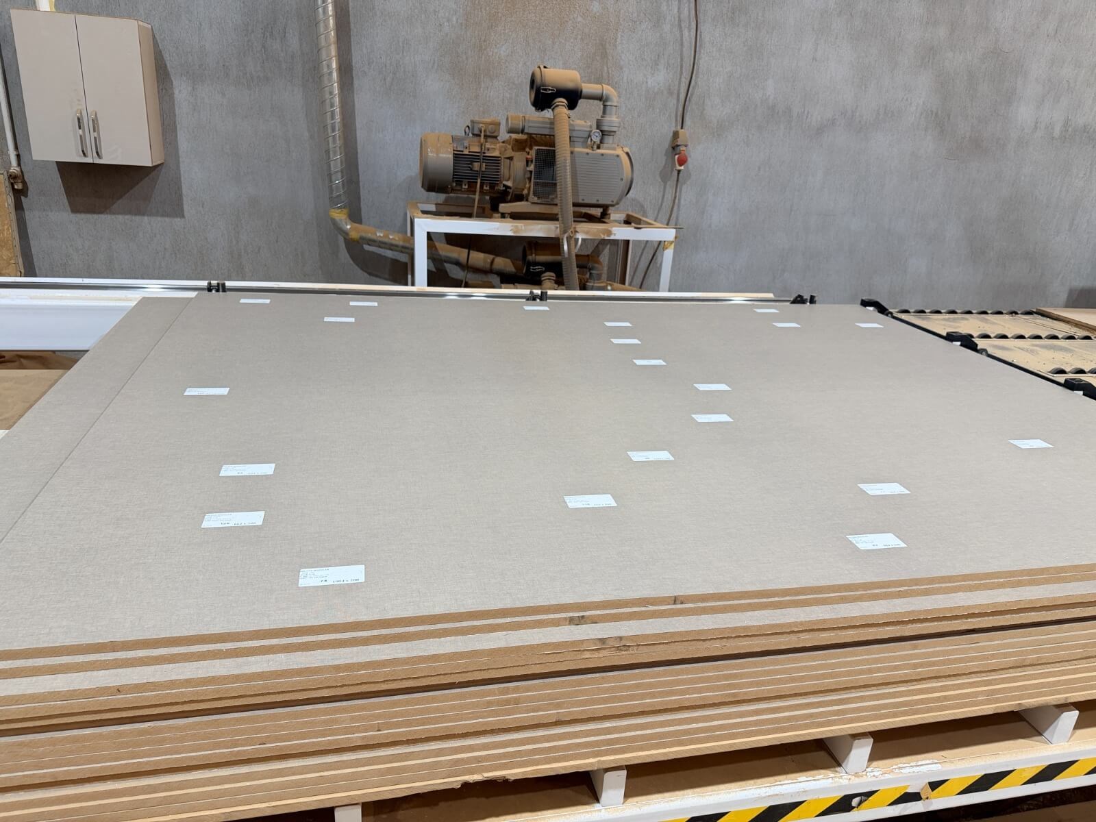 AES Extreme Ultra Line 2136 Yükleme Boşaltma Etiketli Cnc Makinesi (2024)