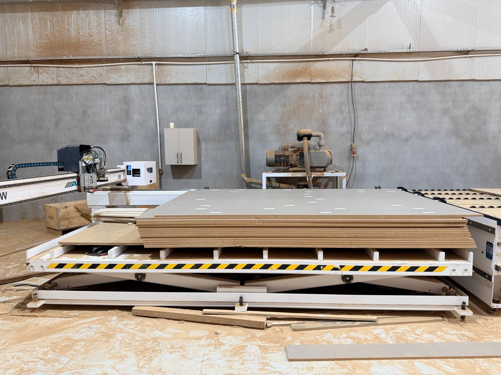 AES Extreme Ultra Line 2136 Yükleme Boşaltma Etiketli Cnc Makinesi (2024)