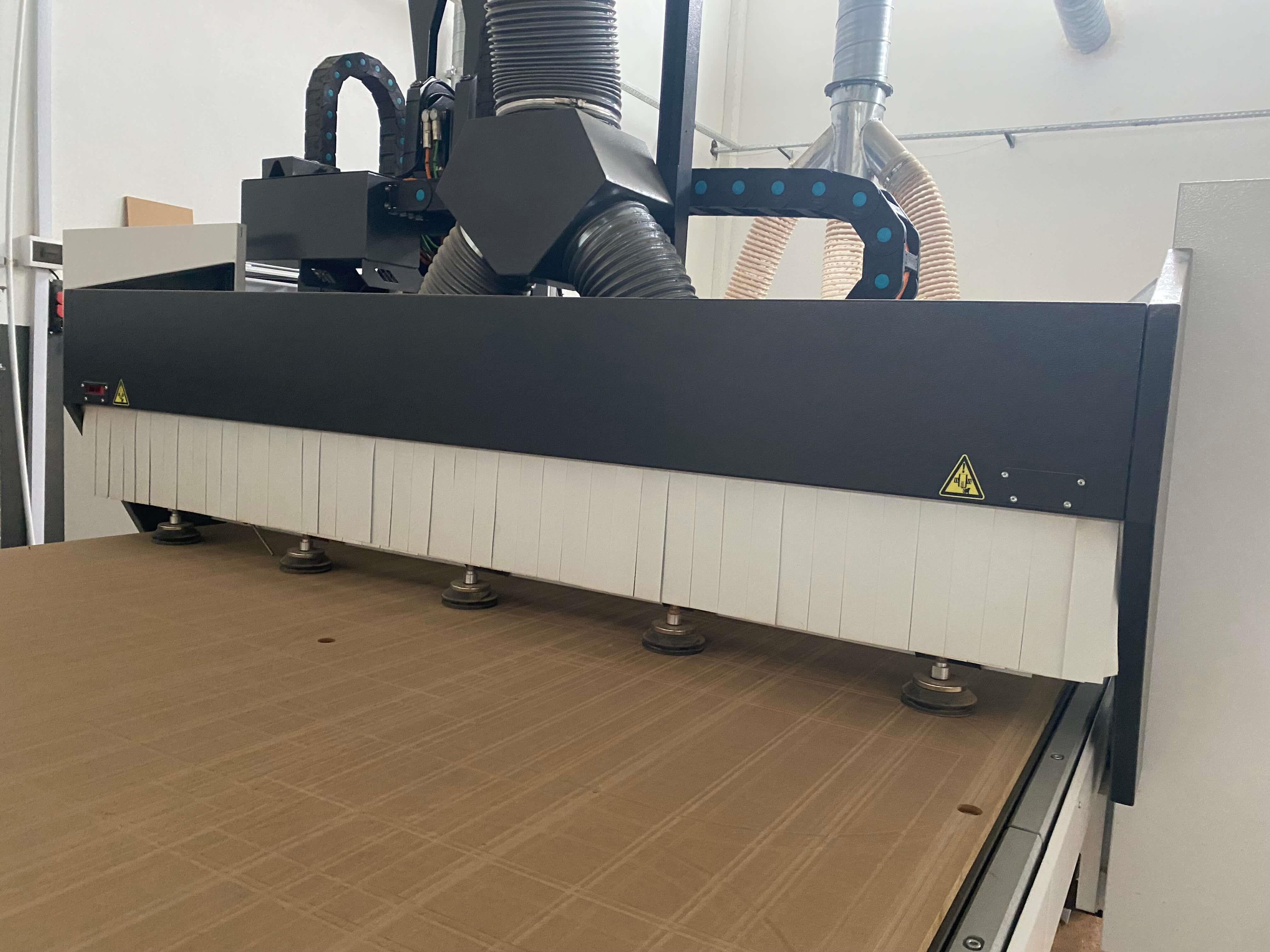 Aes Extreme Ultraline 2128 Yükleme Boşaltmalı Düz Tabla Cnc Makinesi (2024)