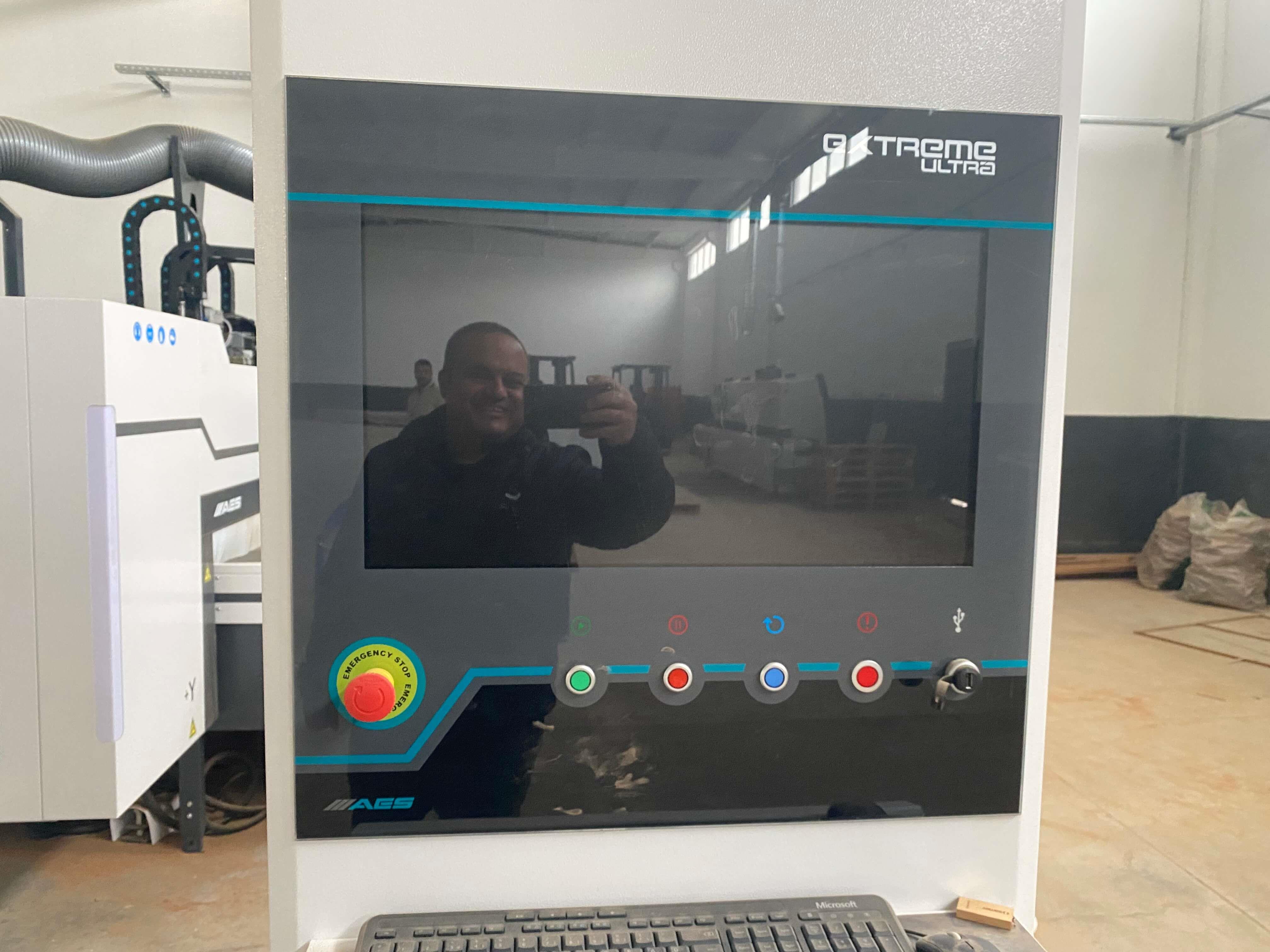 Aes Extreme Ultraline 2128 Yükleme Boşaltmalı Düz Tabla Cnc Makinesi (2024)