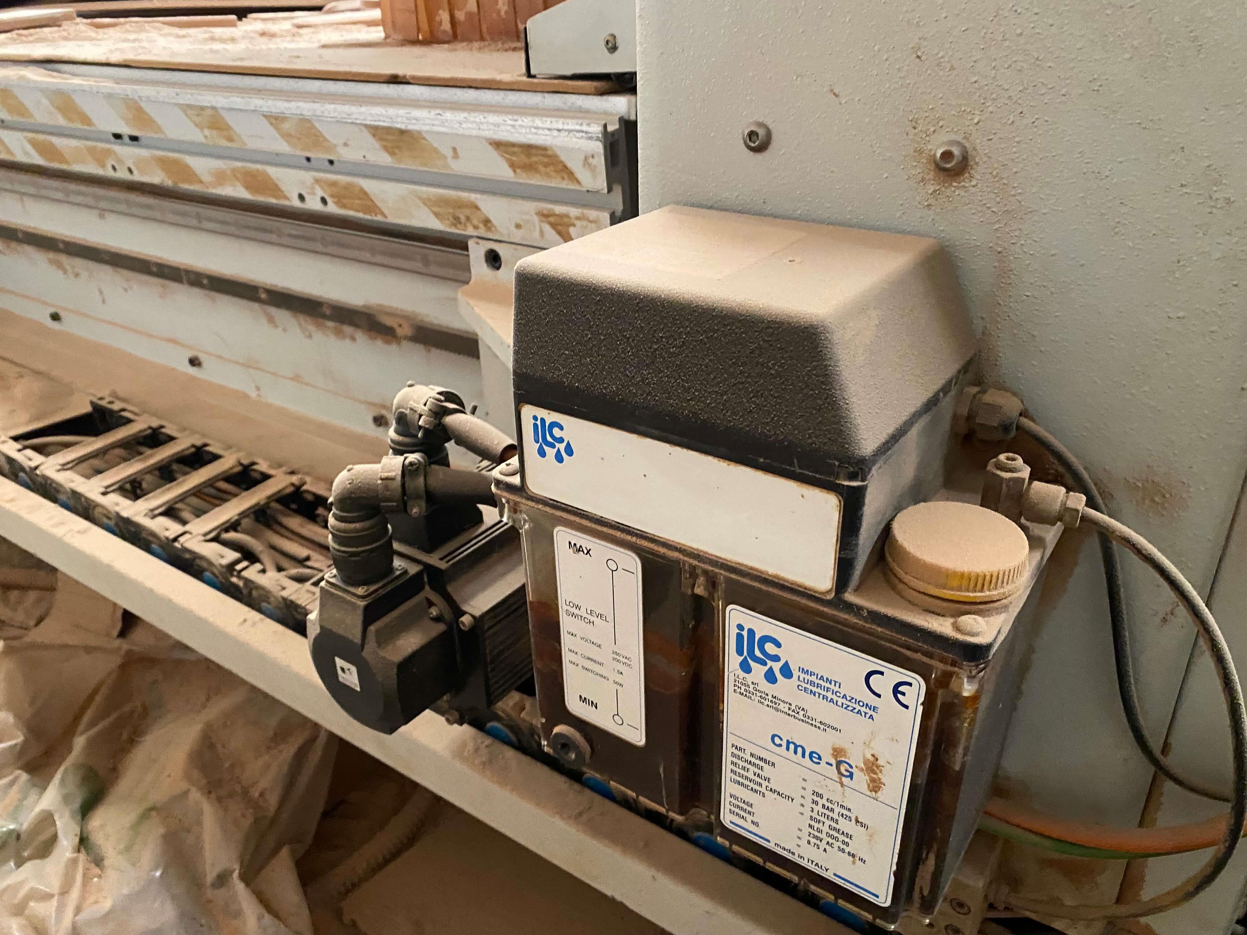 Aes Raptor 2128 Süpürmeli Düz Tabla Cnc Makinesi (2011)