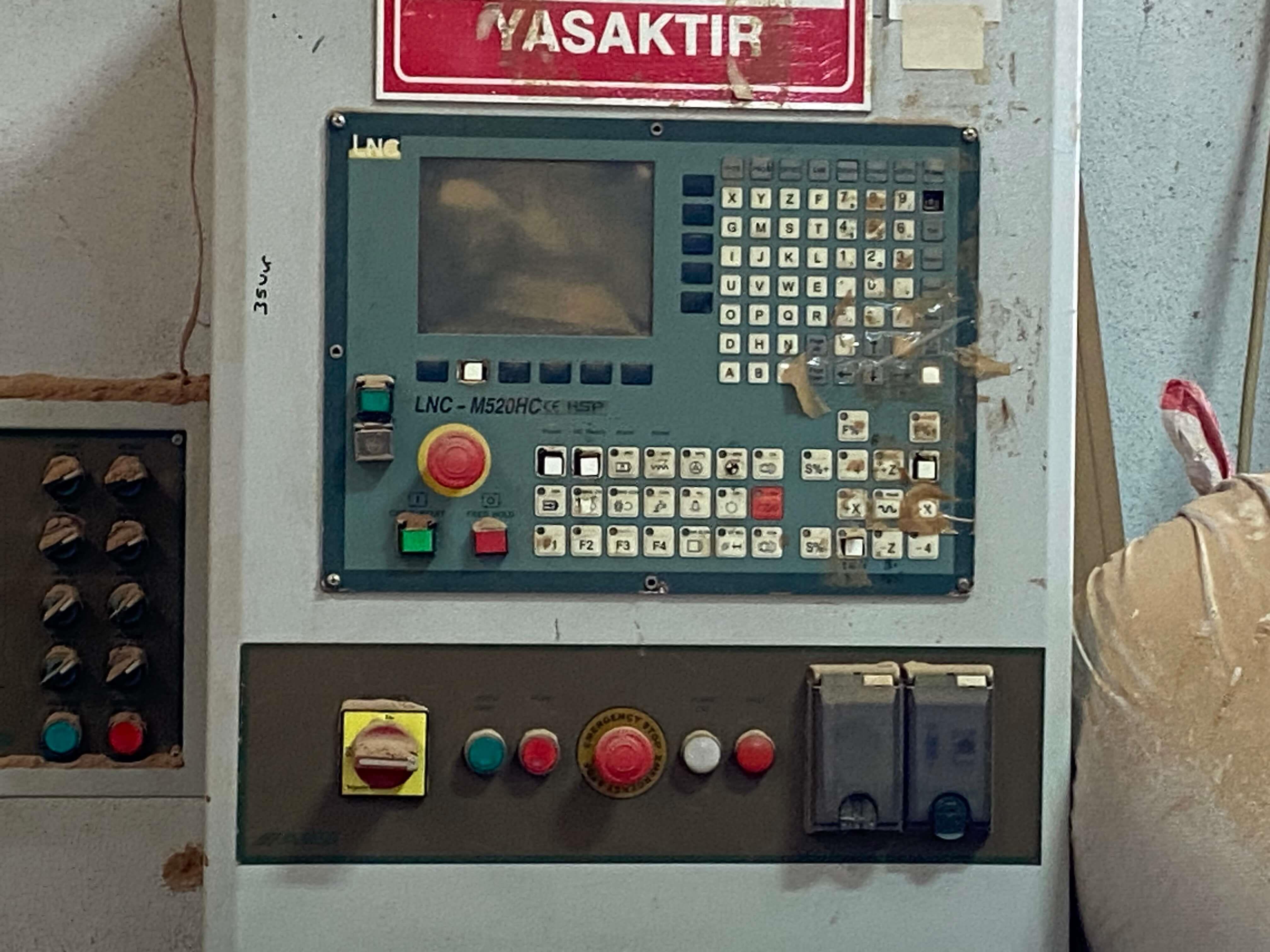 Aes Raptor 2128 Süpürmeli Düz Tabla Cnc Makinesi (2011)
