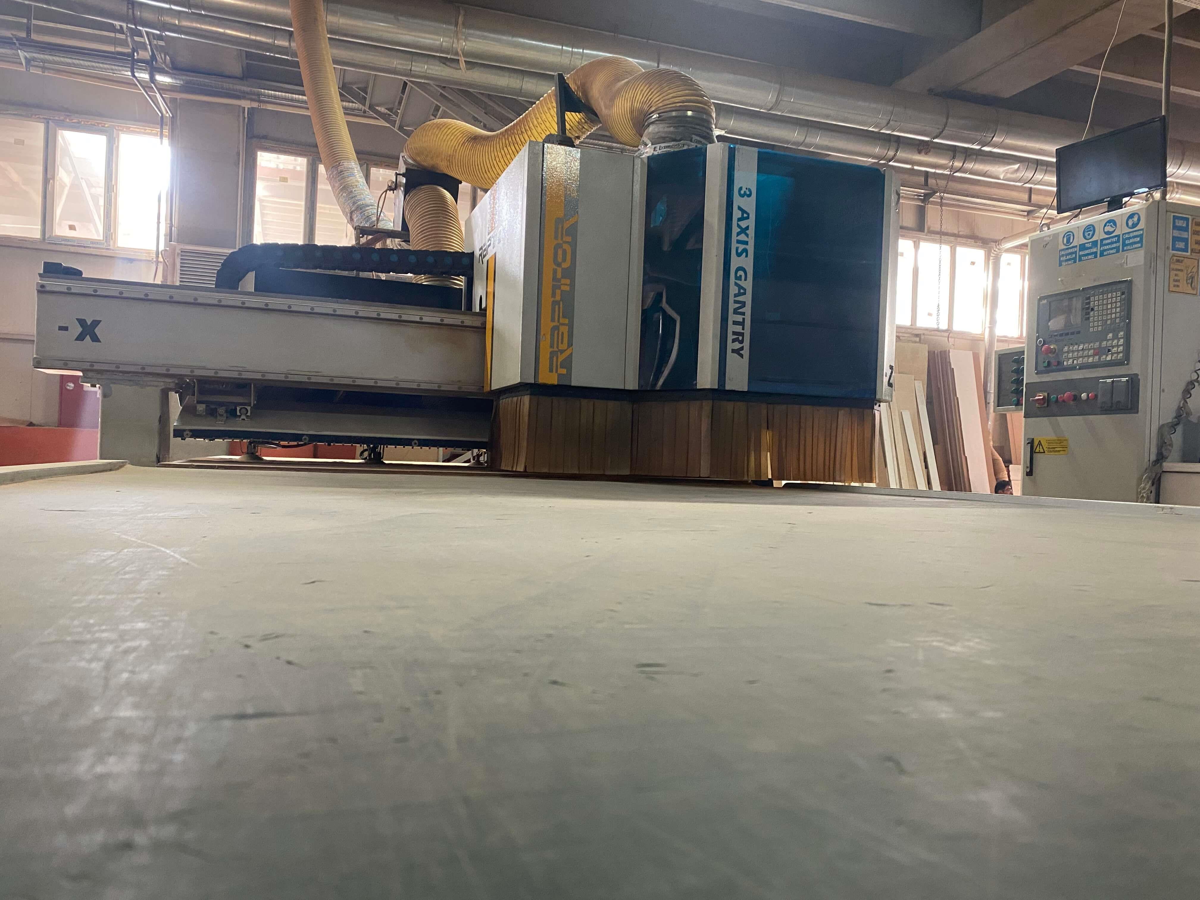 AES Raptor 2128 Yüklemeli Boşaltmalı Düz Tabla Cnc (2011)