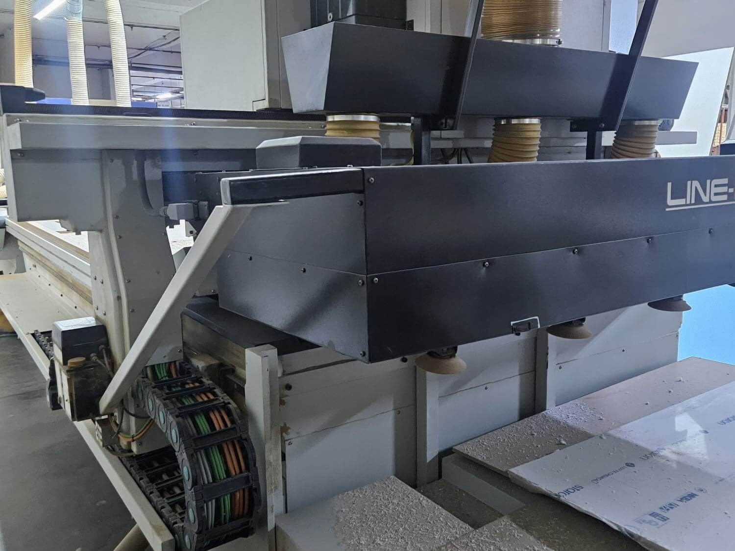 AES Raptor 2142 Yükleme Boşaltmalı Hat Cnc Makinesi (2012)