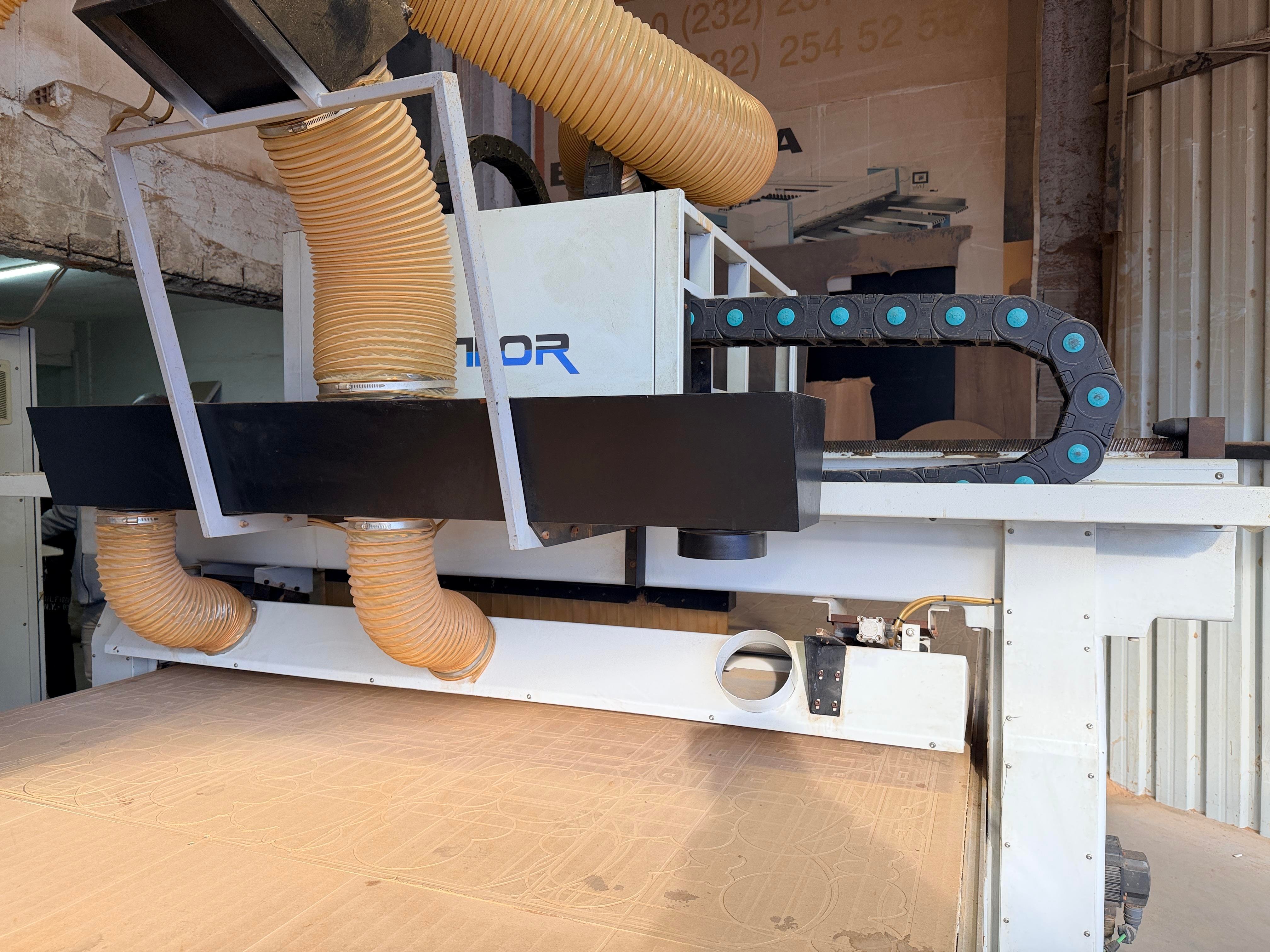 Aes Raptor Cabinet 2136 Süpürmeli Cnc Makinesi (2013)
