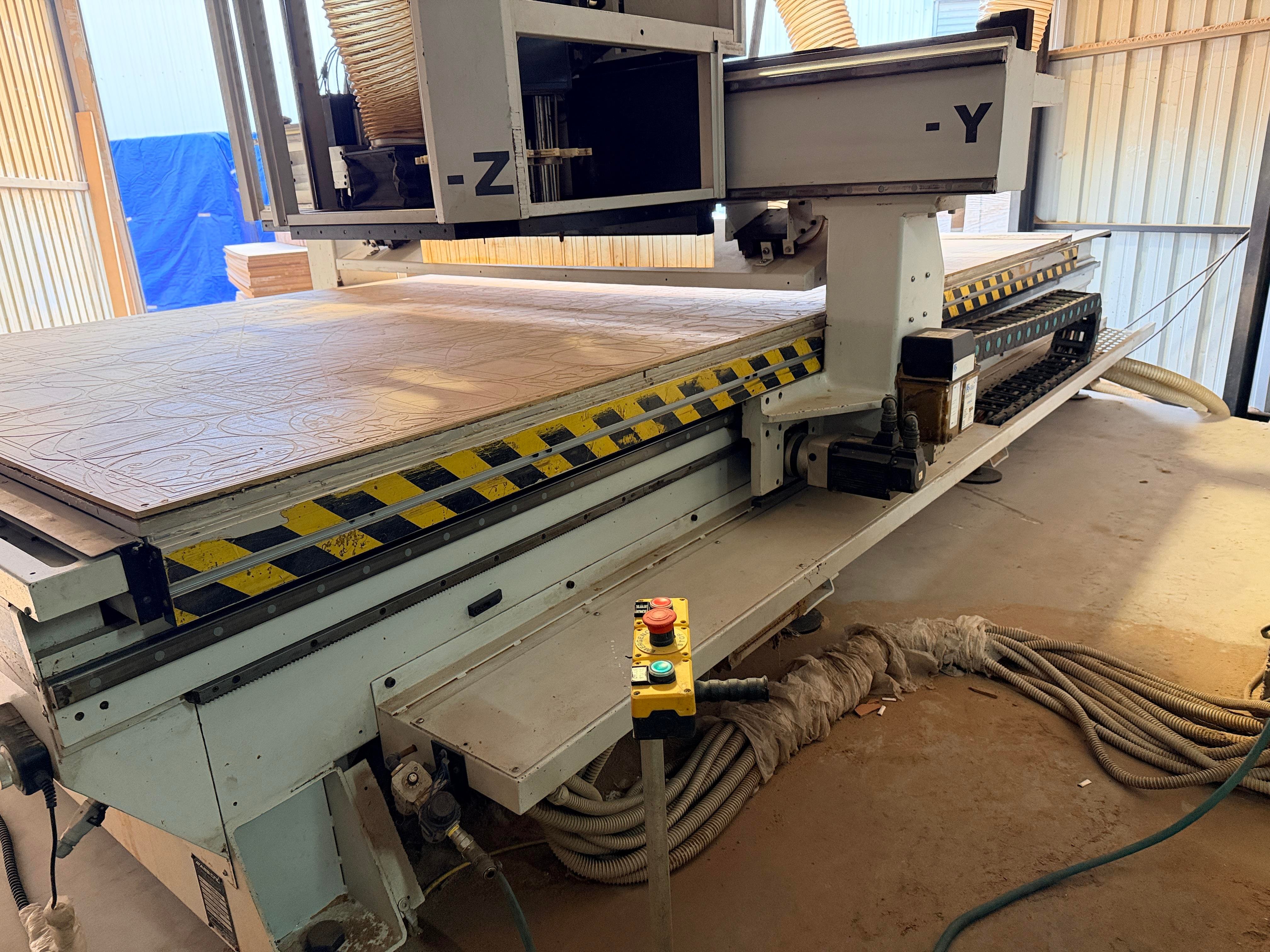Aes Raptor Cabinet 2136 Süpürmeli Cnc Makinesi (2013)