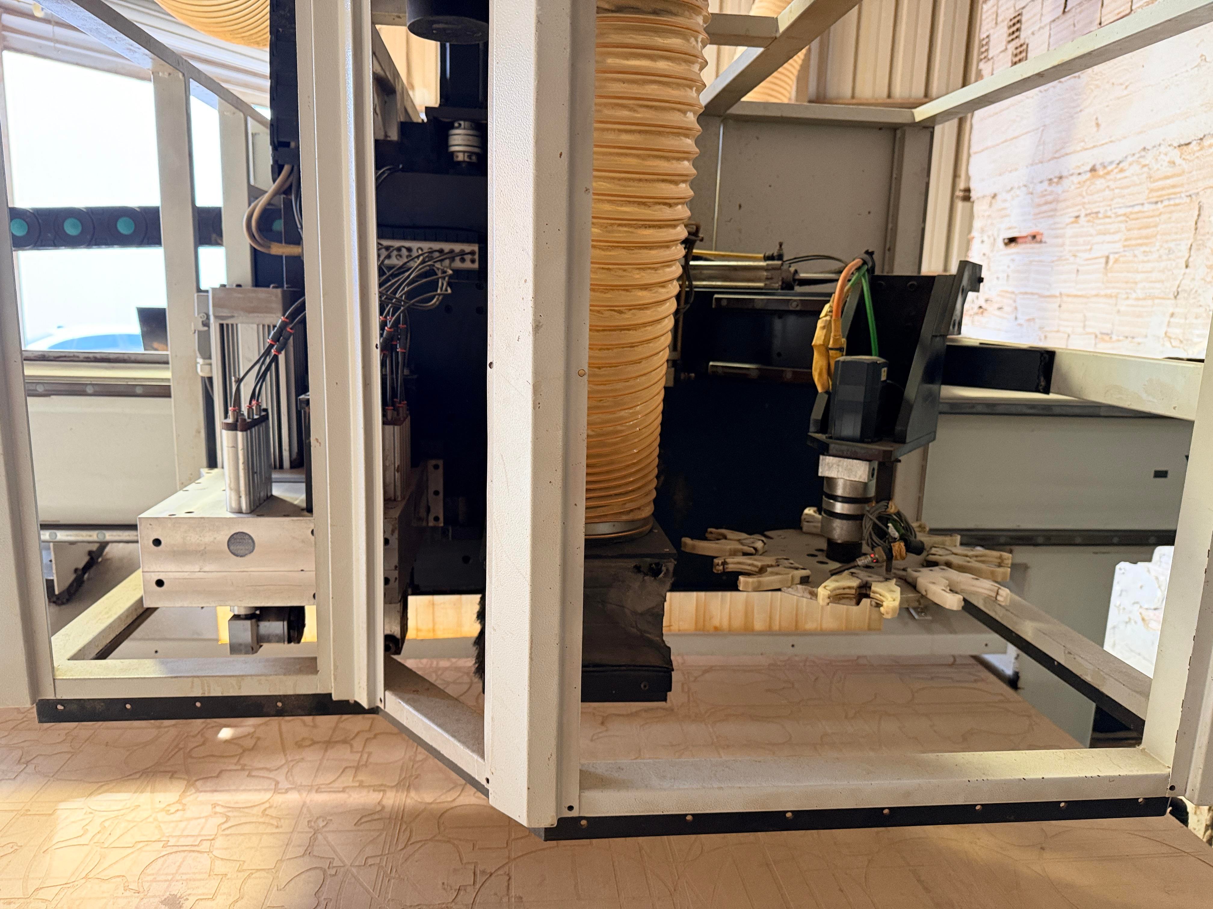 Aes Raptor Cabinet 2136 Süpürmeli Cnc Makinesi (2013)