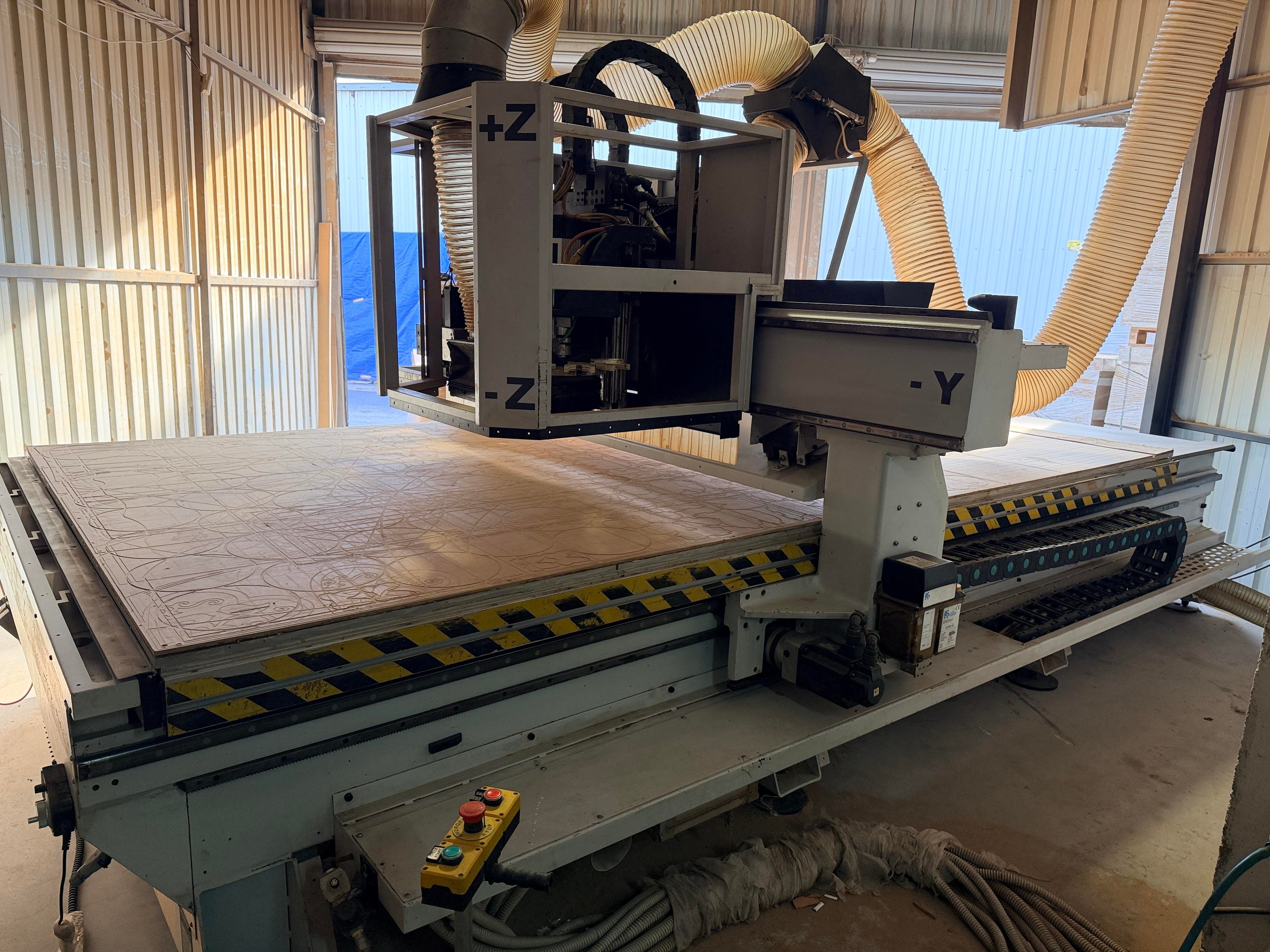 Aes Raptor Cabinet 2136 Süpürmeli Cnc Makinesi (2013)