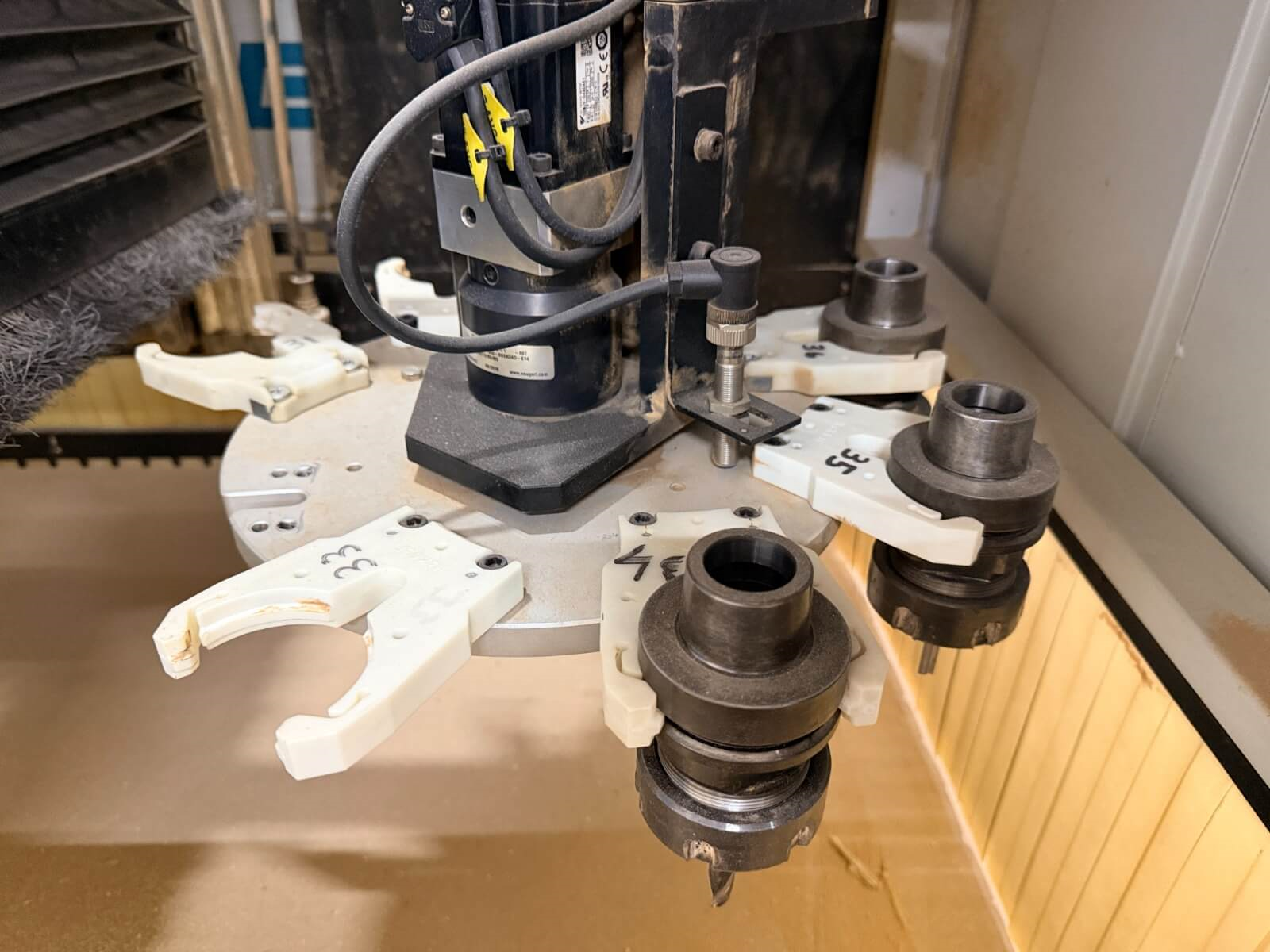 AES Raptor Cabinet Vision 2142 Süpürmeli Cnc Makinesi (2017)