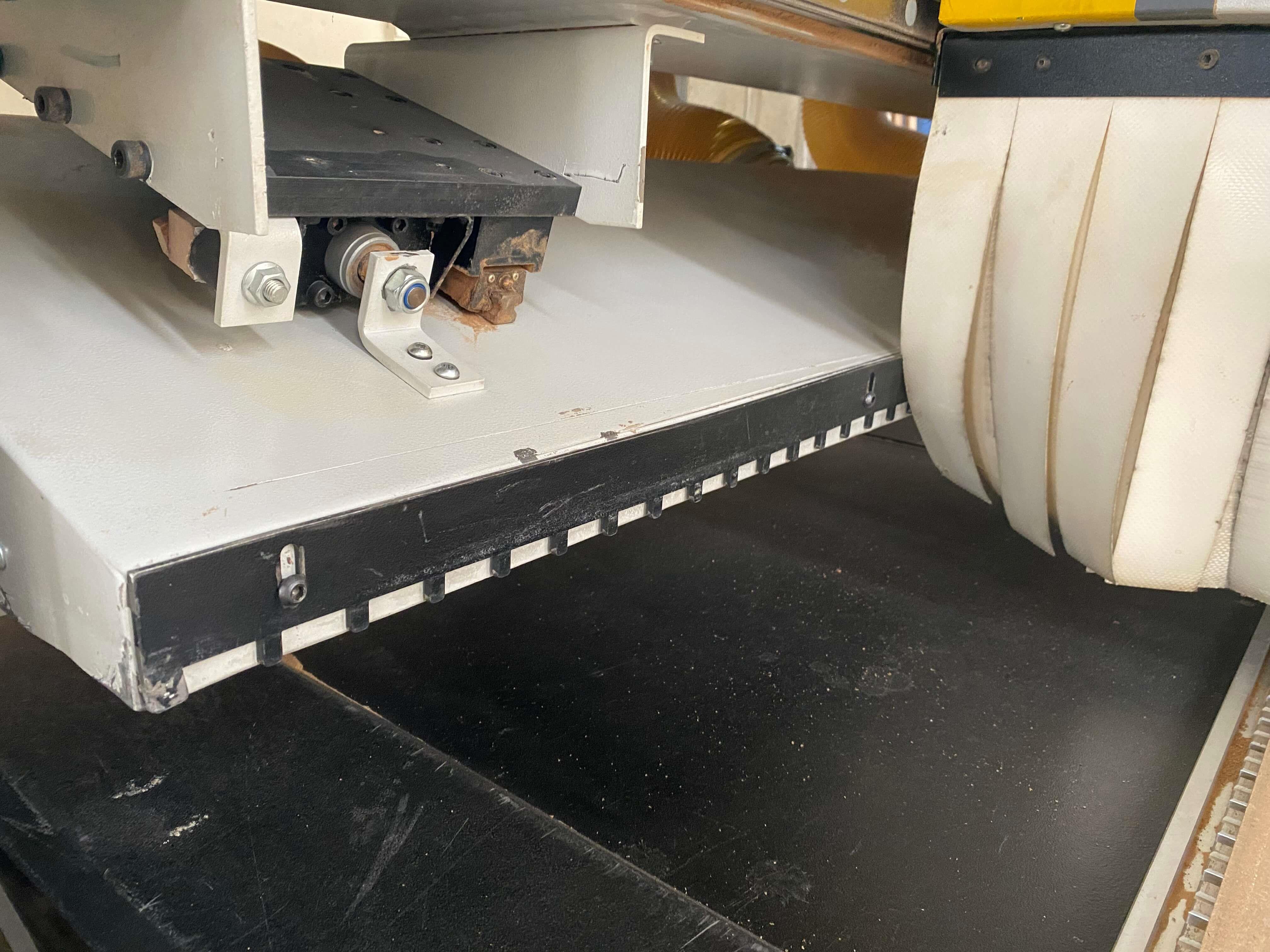 Aes Raptor Süpürme Boşaltmalı 2128 Düz Tabla Cnc Makinesi (2018)