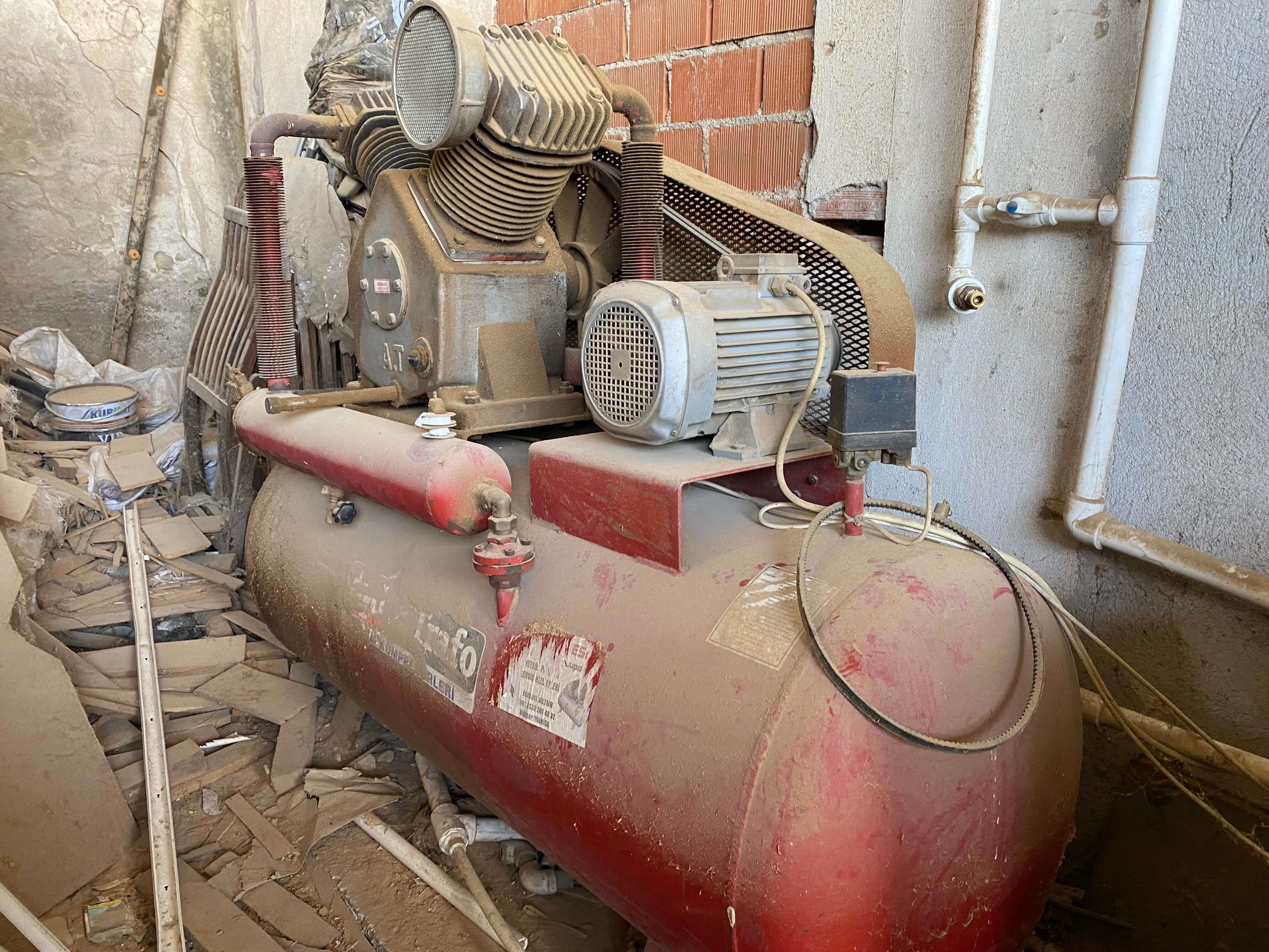 Aydın Trafo 500 lt. Pistonlu Kompresör Makinesi (1999)