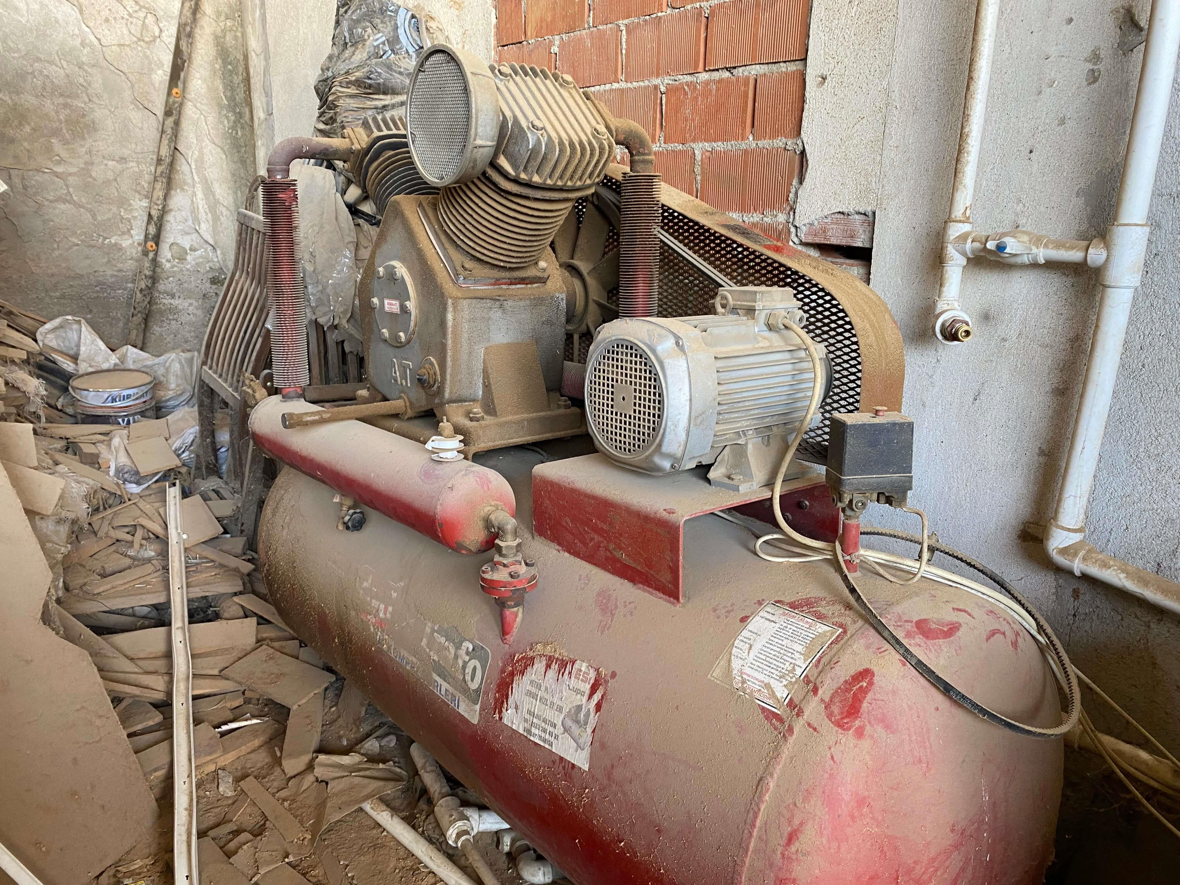 Aydın Trafo 500 lt. Pistonlu Kompresör Makinesi (1999)