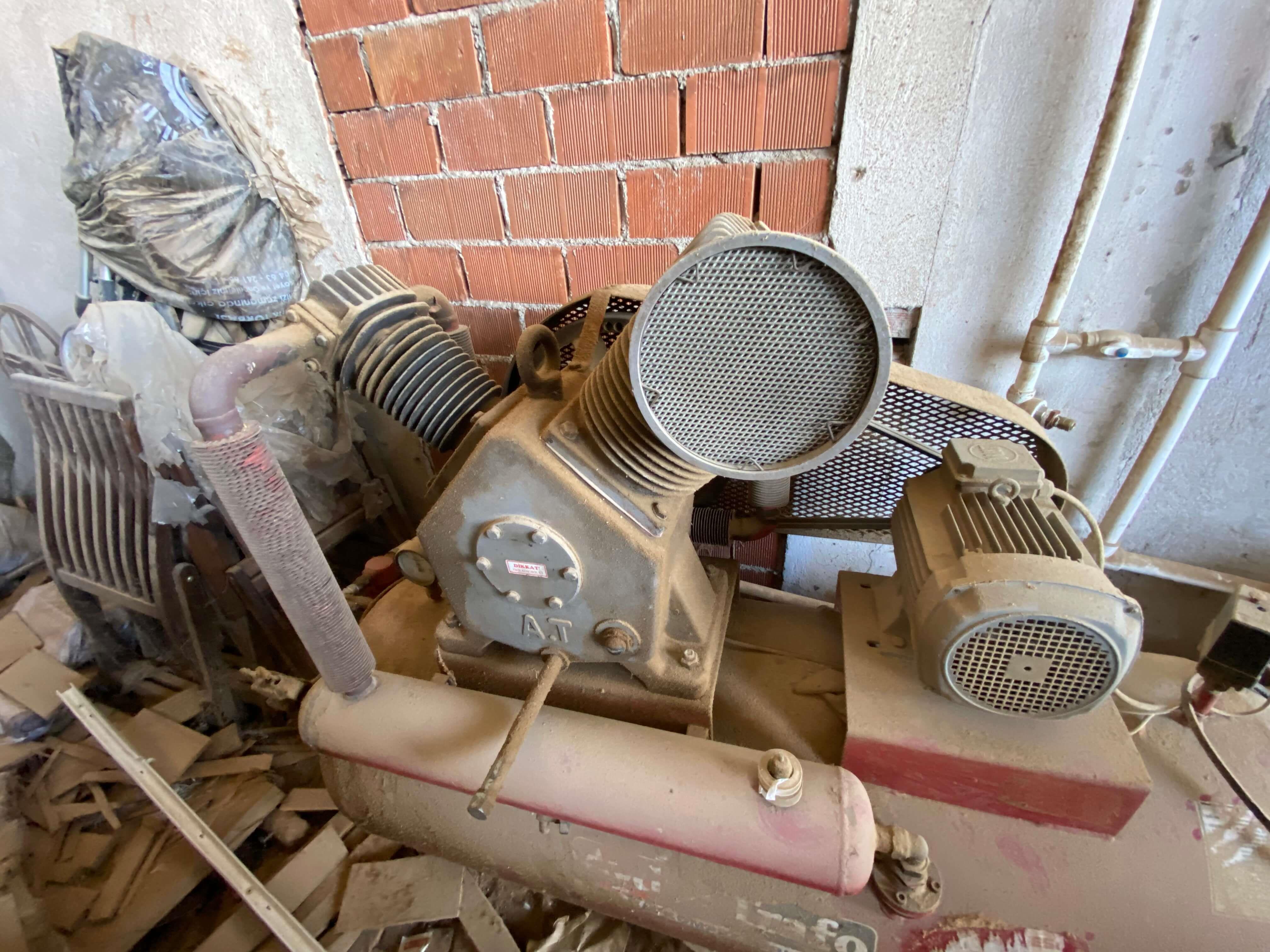 Aydın Trafo 500 lt. Pistonlu Kompresör Makinesi (1999)