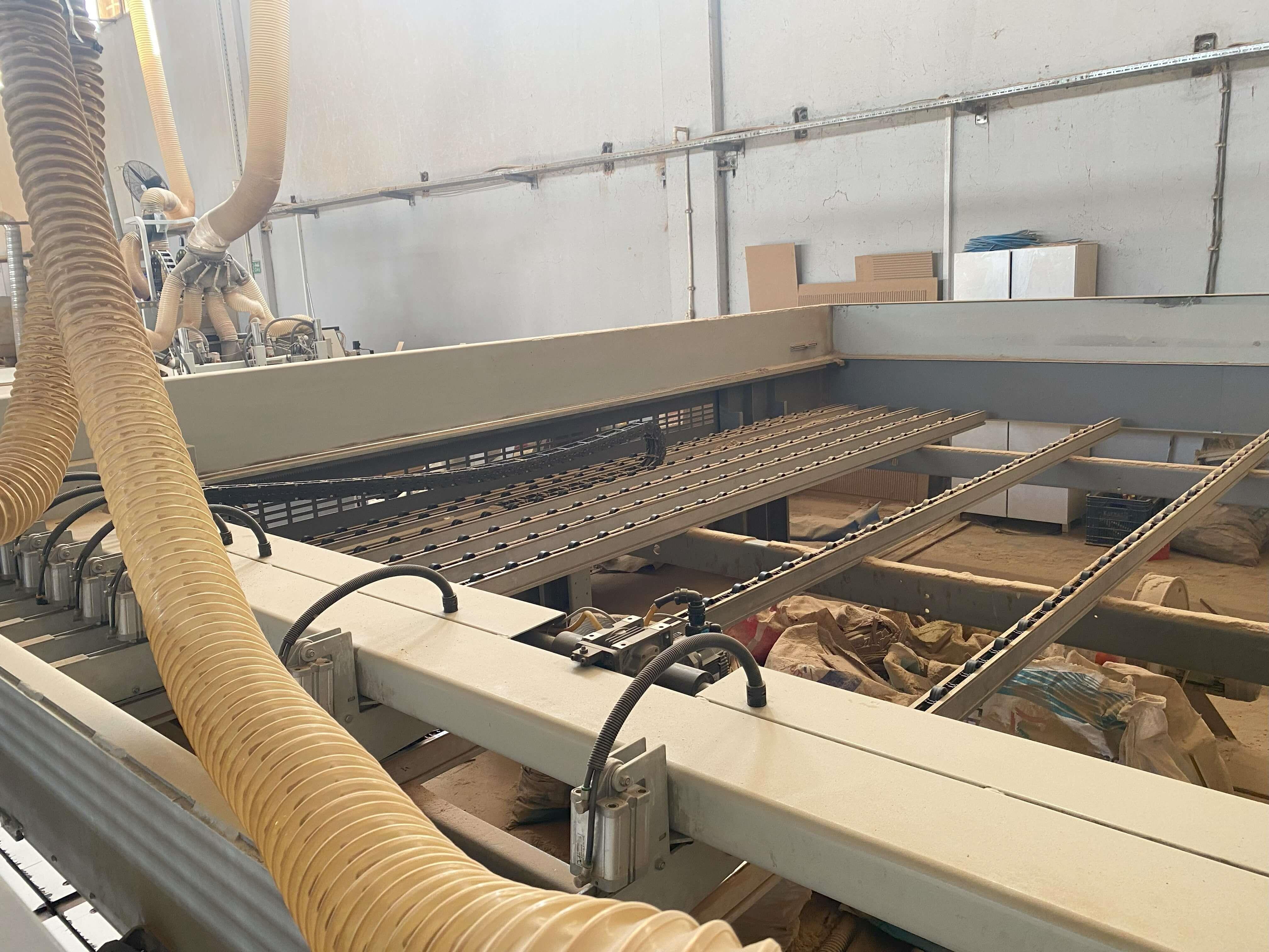 Biesse Selco Sektör 450 Önden Yüklemeli Panel Ebatlama Makinesi (2014) 