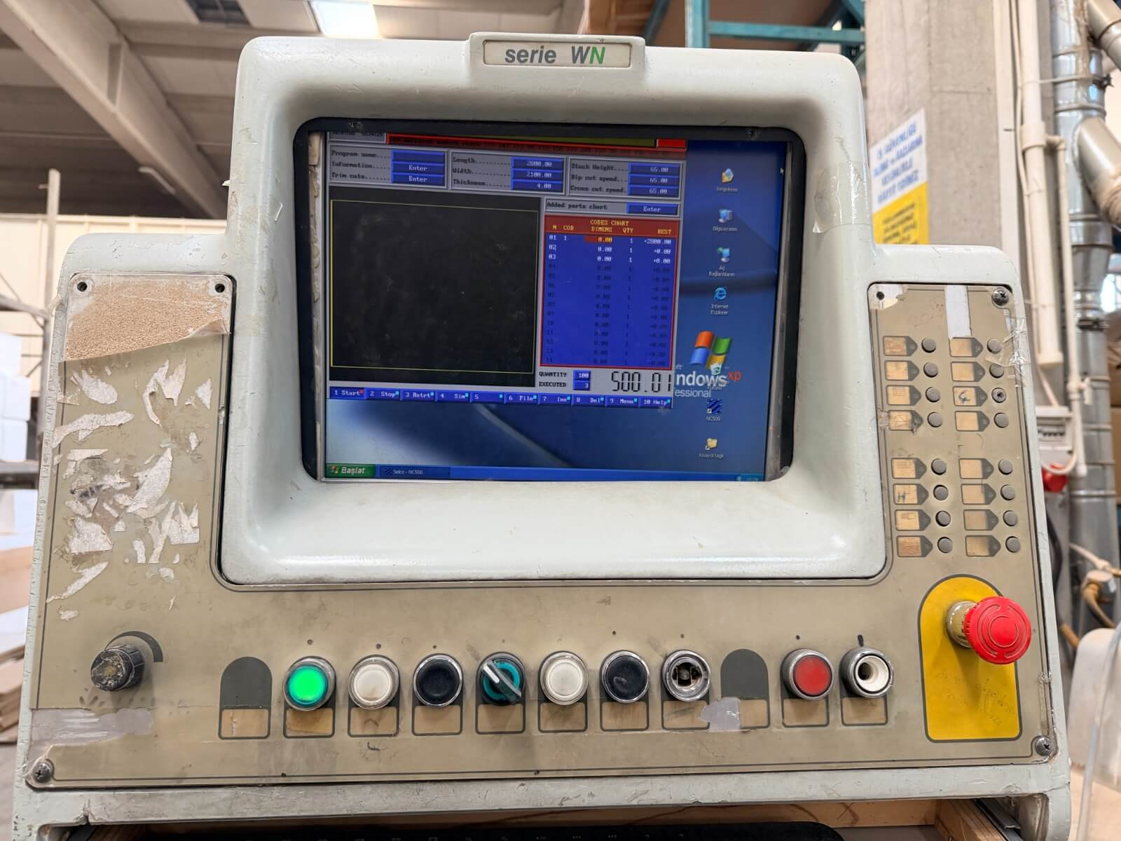 BİESSE Selco Wnt 600 Asansörlü Panel Ebatlama Makinesi (2003)