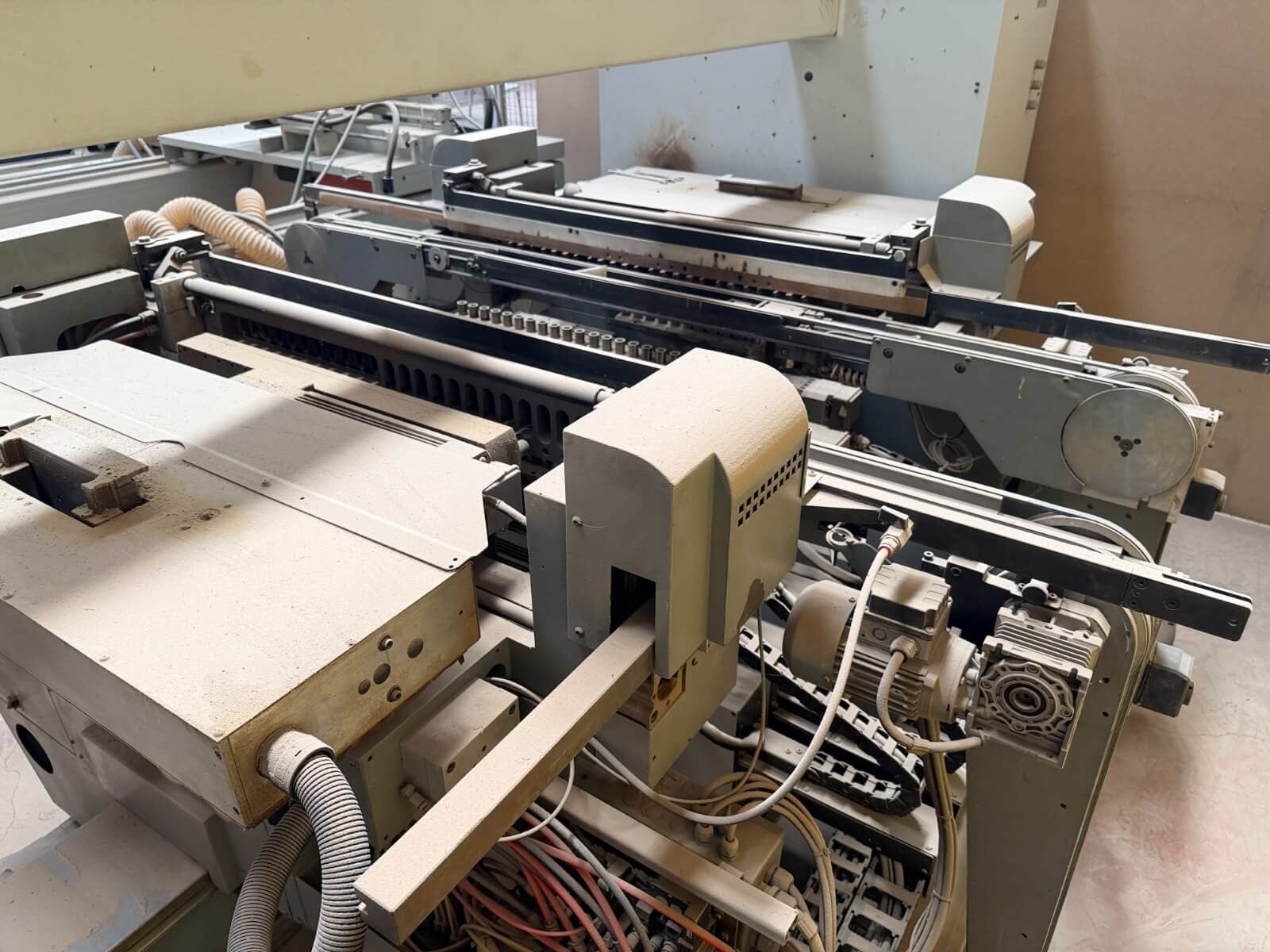 BİESSE Techno Kf 5+2 Çoklu Delik Makinesi (2006)