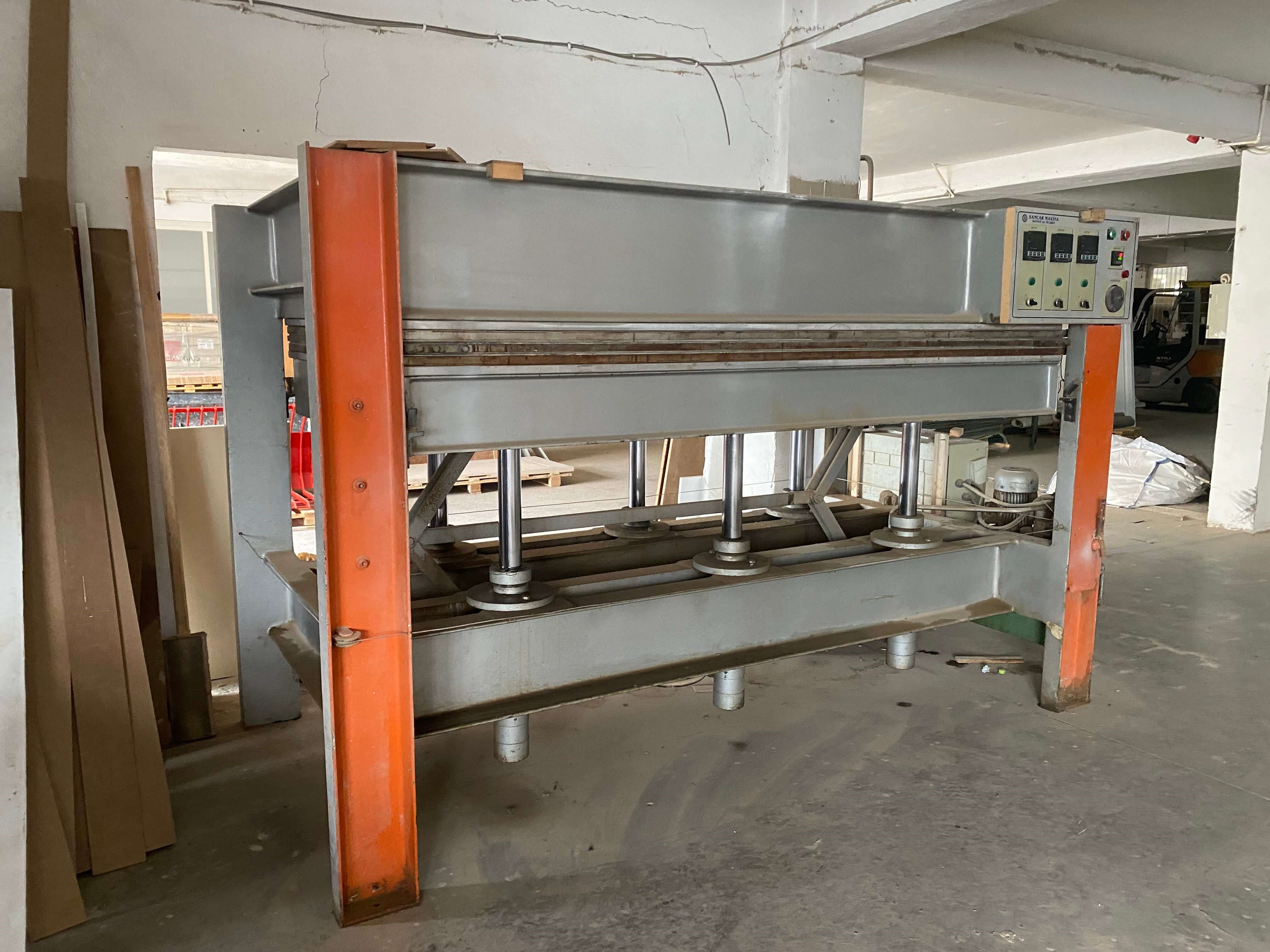 Cemil Usta 1 Ara Katlı Kapı Presi 130*250 