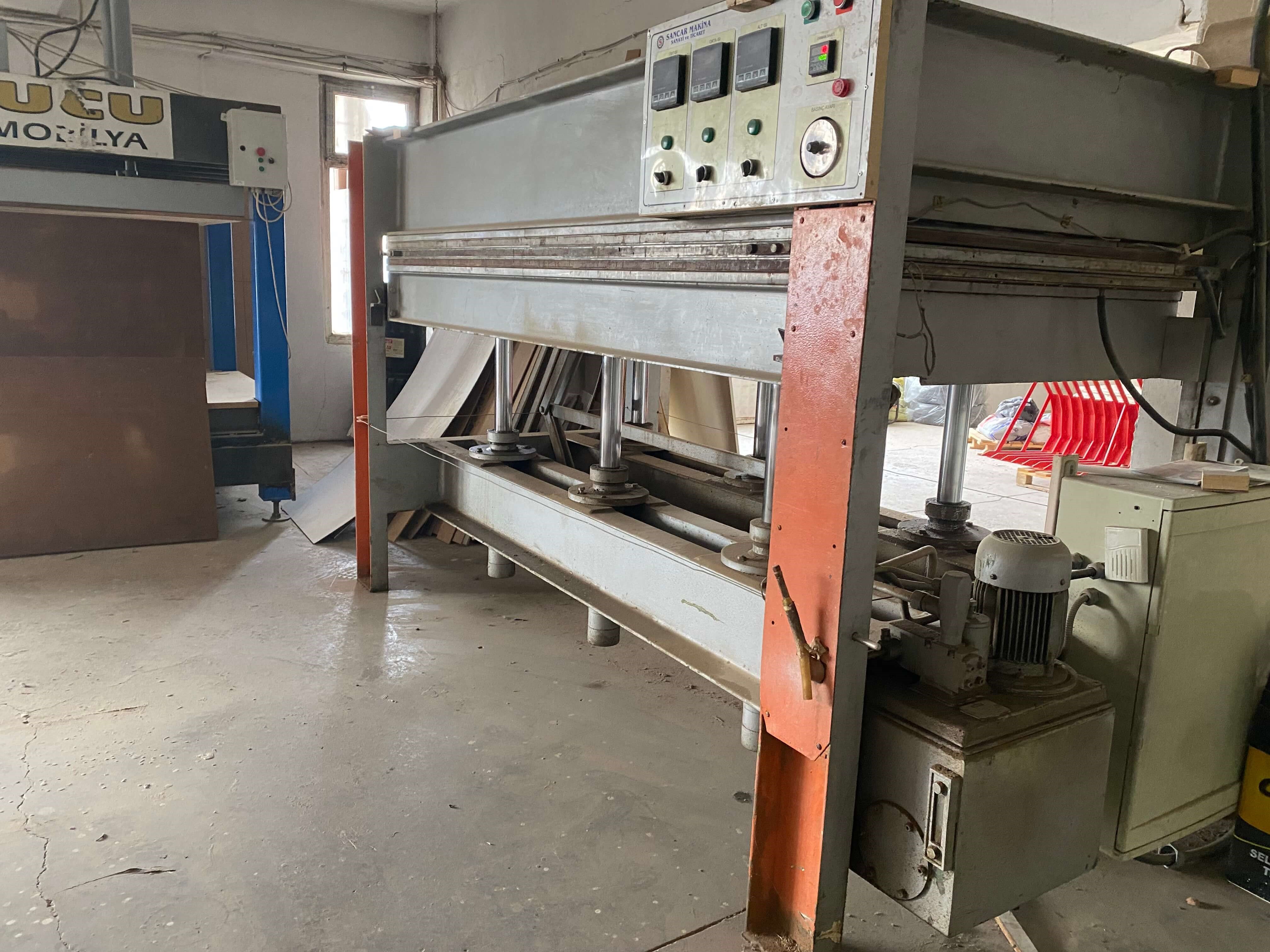 Cemil Usta 1 Ara Katlı Kapı Presi 130*250 