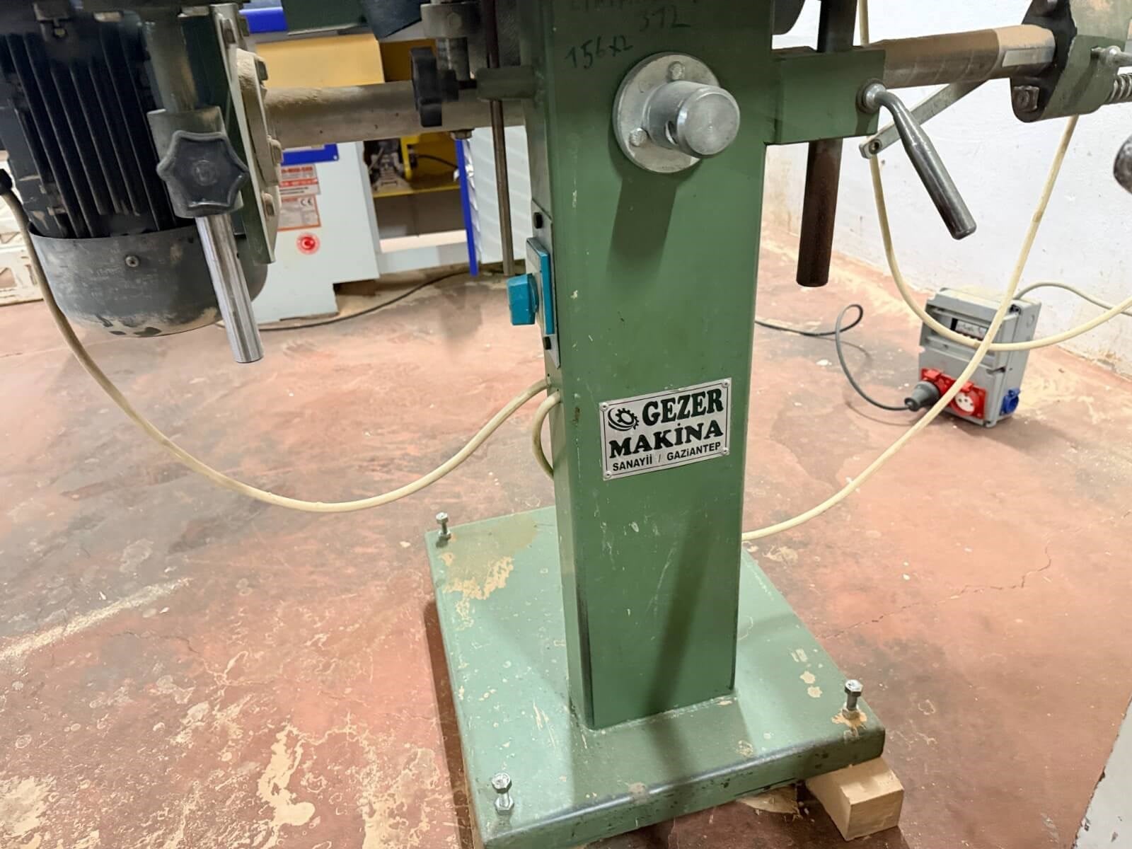 GEZER MAKİNA Yan Zımpara Makinesi