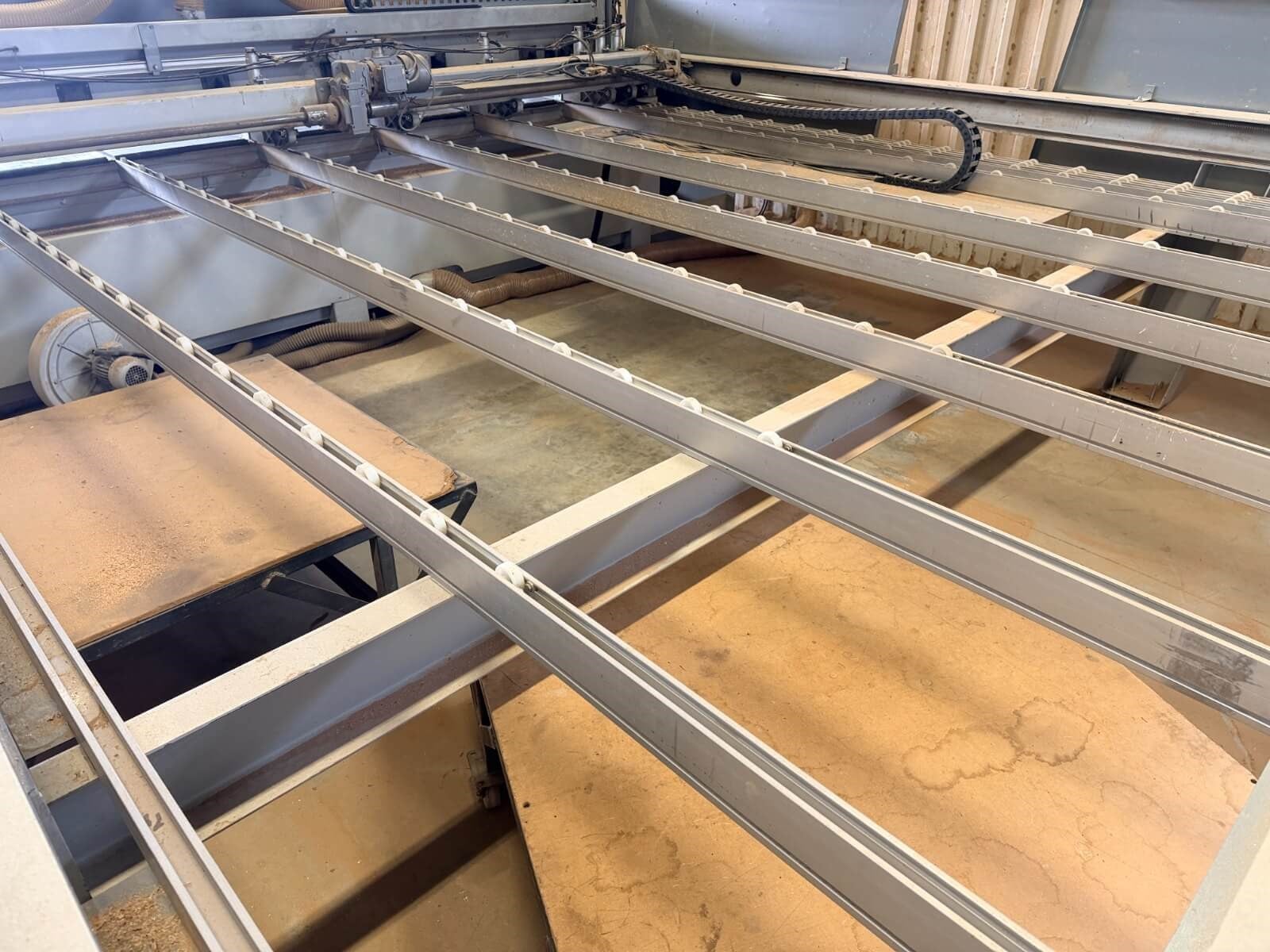 HOLZHER 6120 Önden Yüklemeli Panel Ebatlama Makinesi (2011)