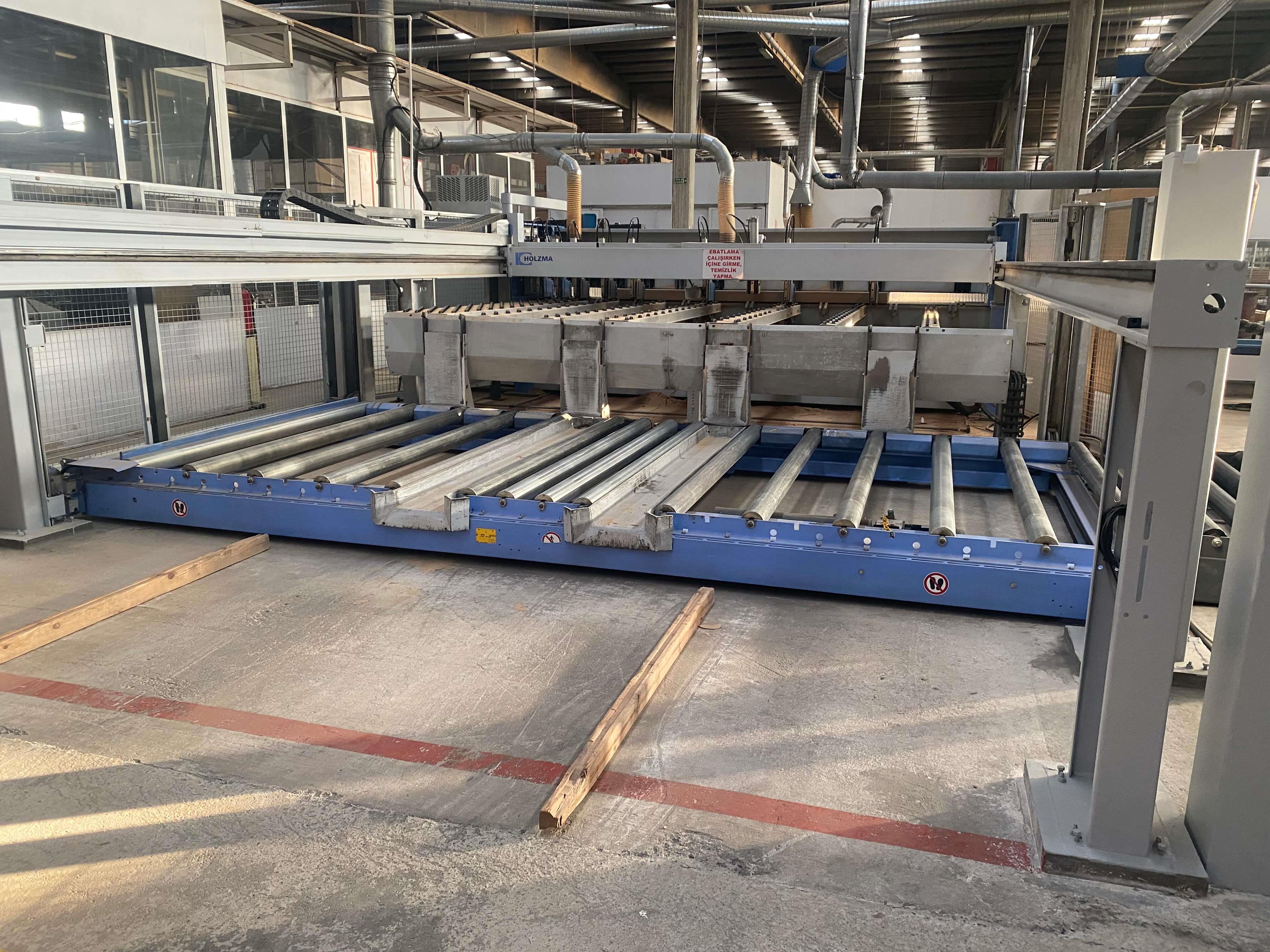 Holzma Hpl 430/43/22 Asansörlü Arkadan Yüklemeli Panel Ebatlama Makinesi (2009)