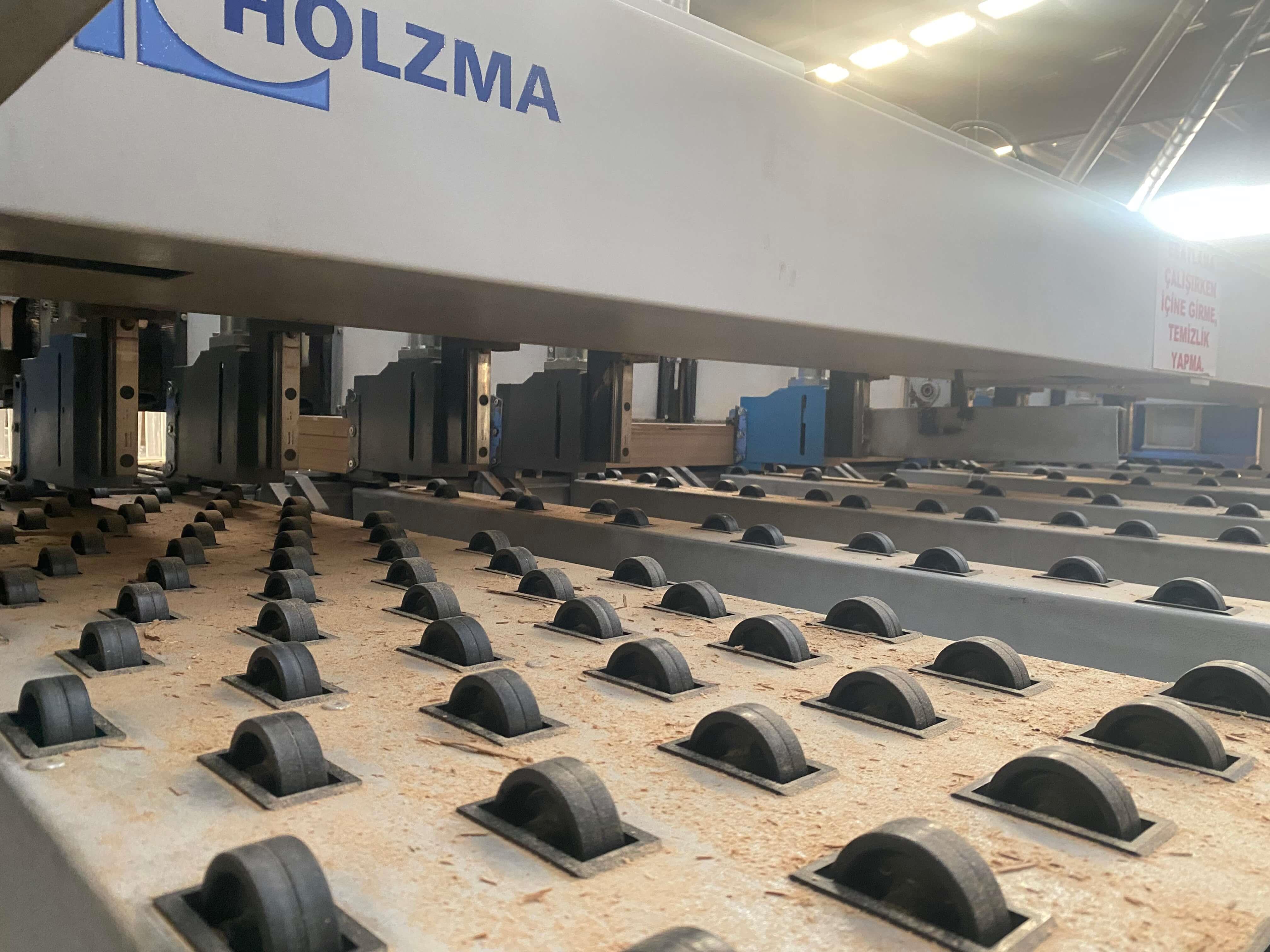Holzma Hpl 430/43/22 Asansörlü Arkadan Yüklemeli Panel Ebatlama Makinesi (2009)