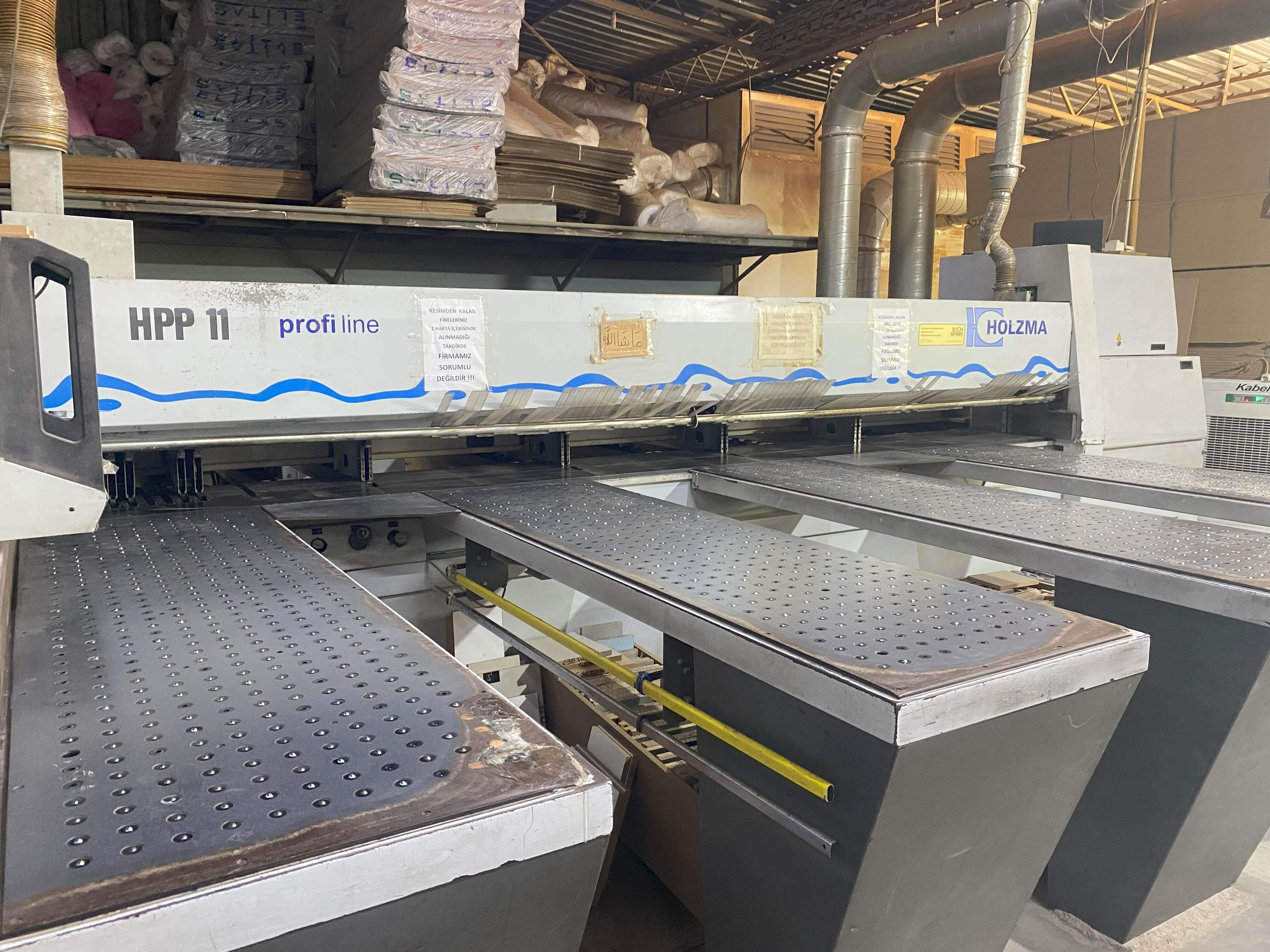 Holzma Hpp 11 43/L Önden Yüklemeli Panel Ebatlama Makinesi (2000)