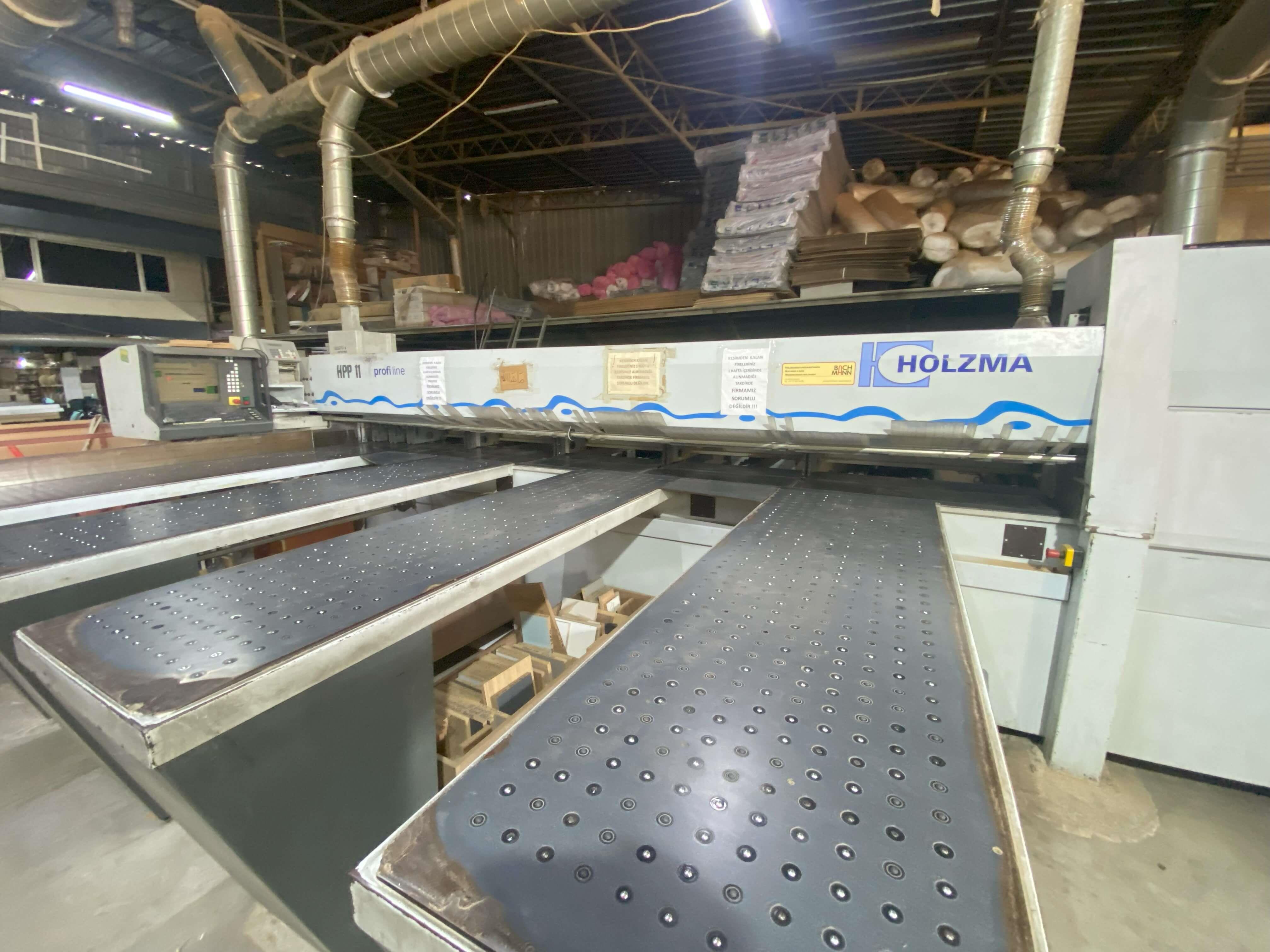 Holzma Hpp 11 43/L Önden Yüklemeli Panel Ebatlama Makinesi (2000)
