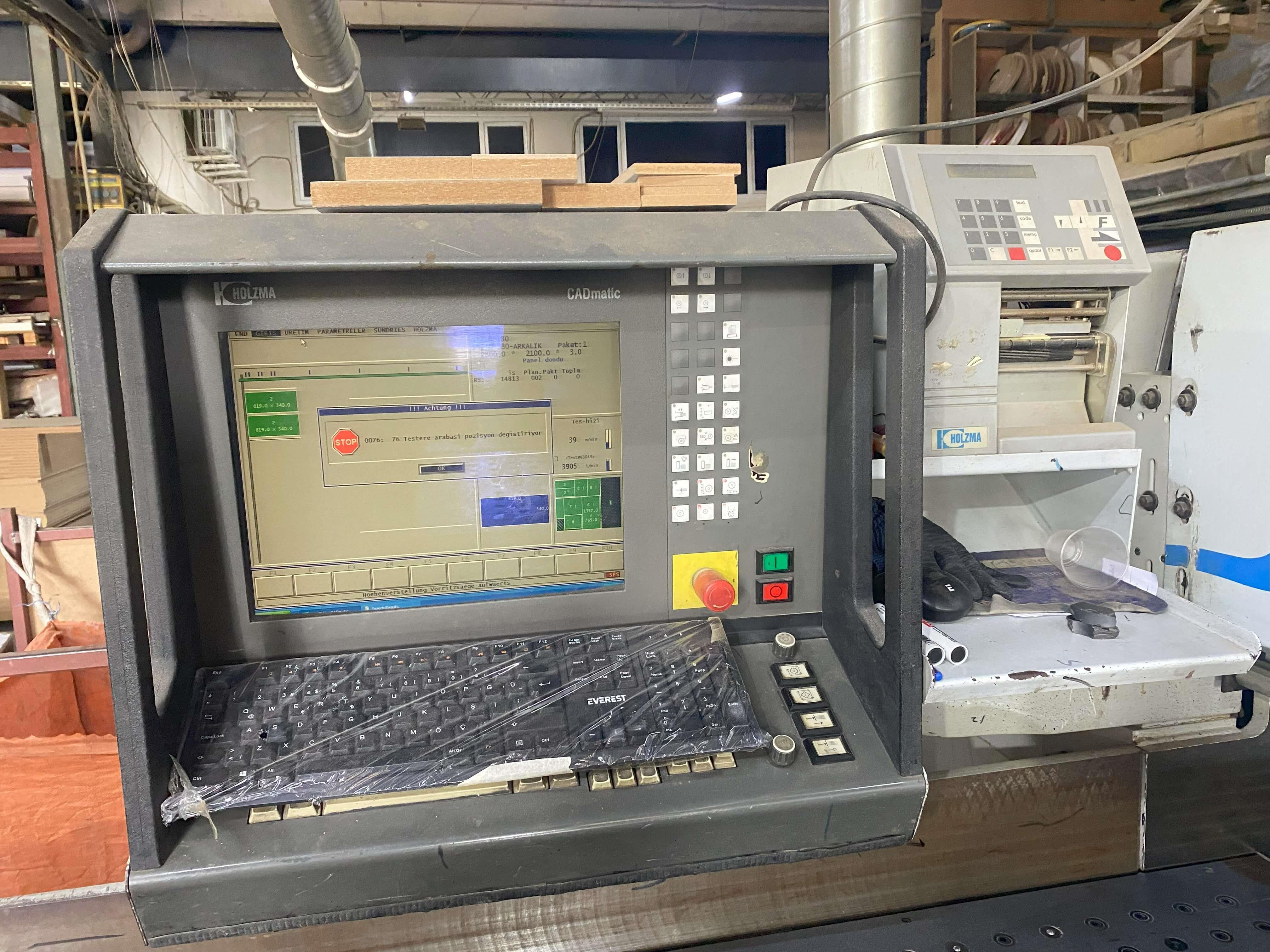 Holzma Hpp 11 43/L Önden Yüklemeli Panel Ebatlama Makinesi (2000)