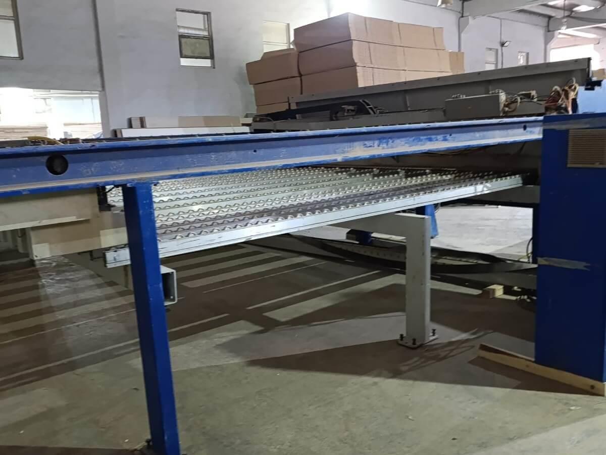 Holzma Hpp 350/43/43 Önden Yüklemeli Panel Ebatlama Makinesi (2005)