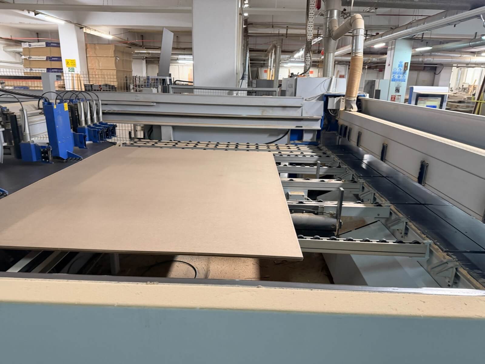 HOMAG Holzma Hpl 11 43/22 Asansörlü Arkadan Yüklemeli Panel Ebatlama Makinesi (2007)