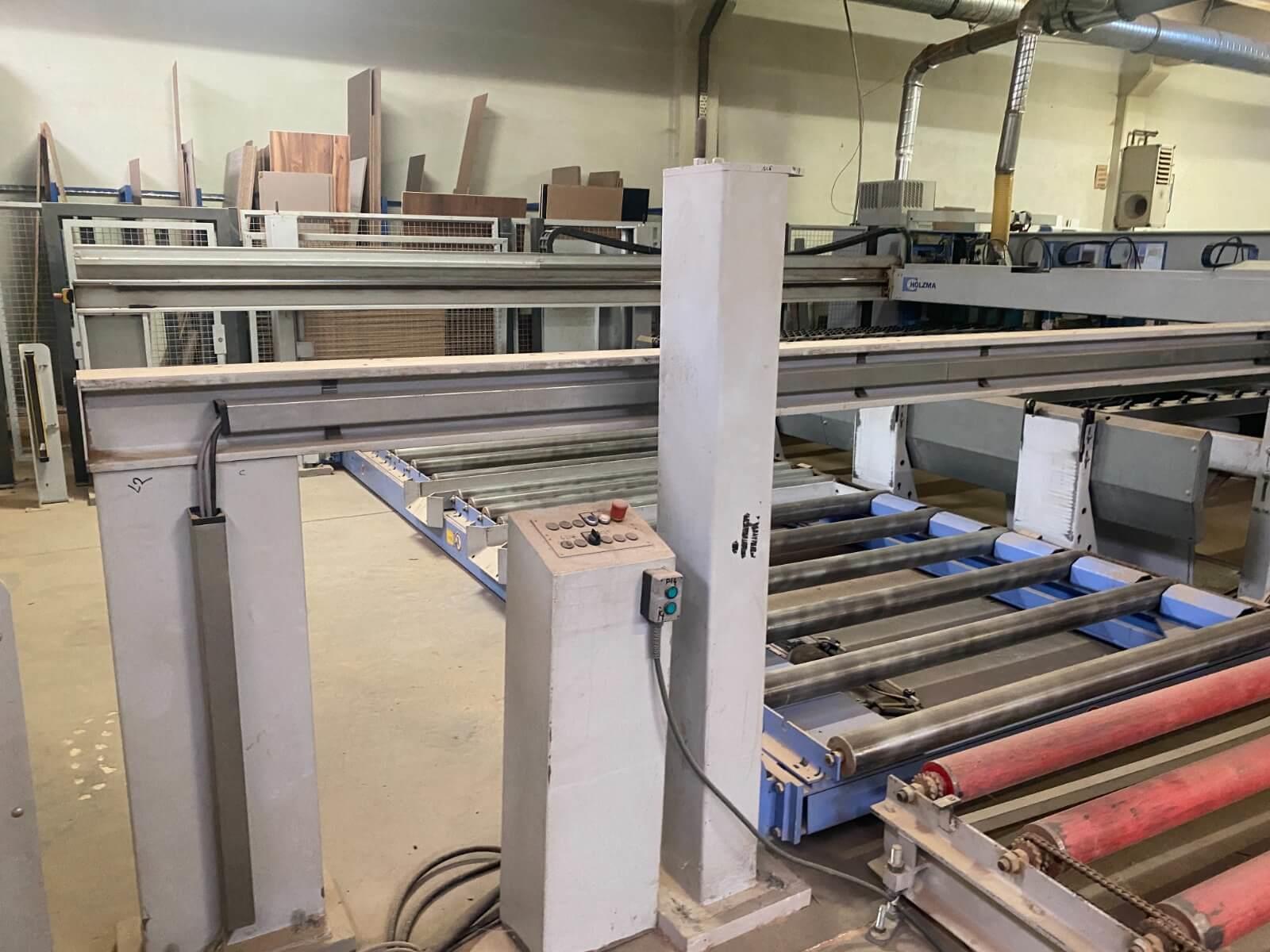 Homag Holzma Optimat Hpl 430/43/22 Asansörlü Yandan Yüklemeli Panel Ebatlama Makinesi (2012)
