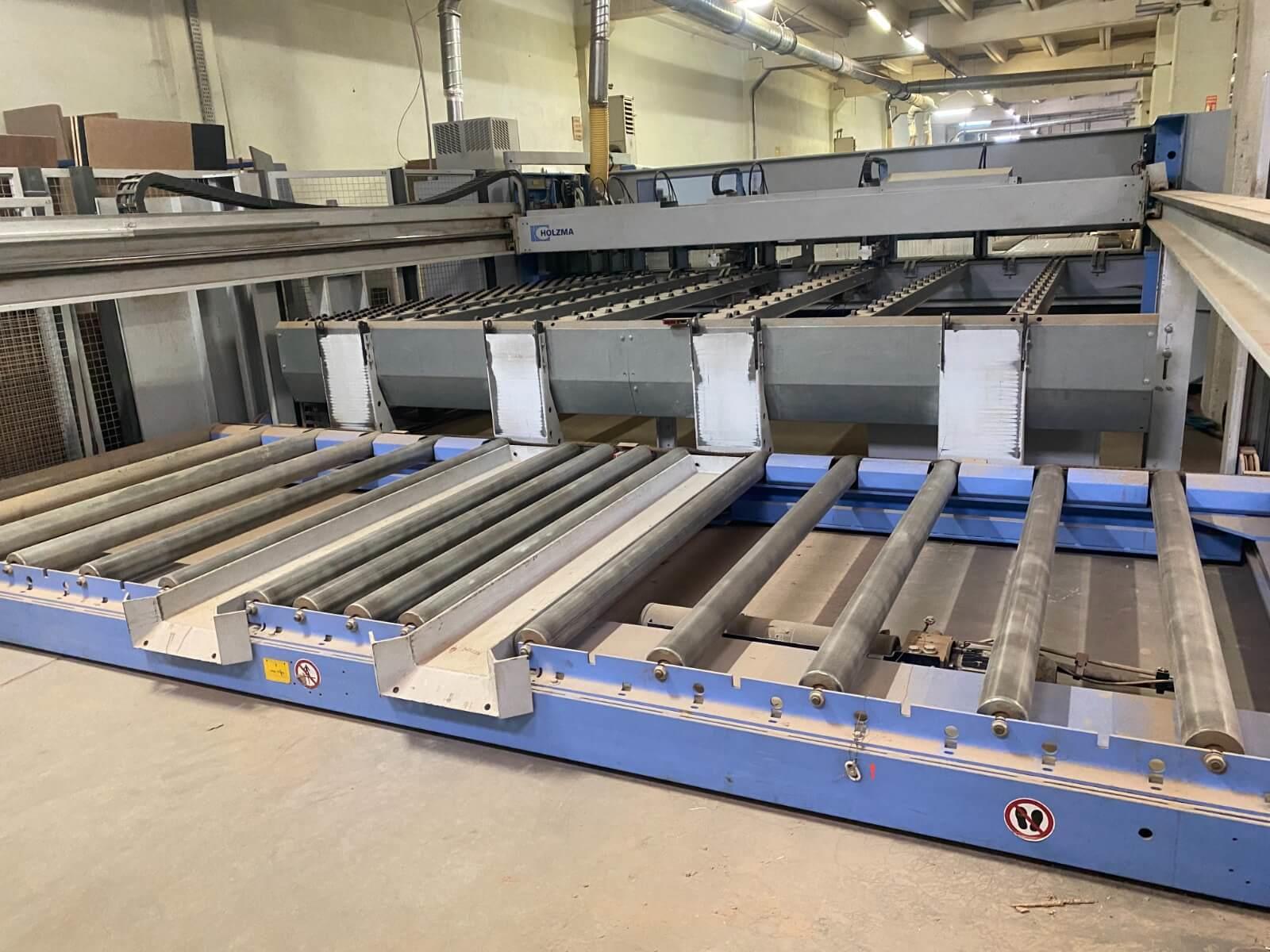 Homag Holzma Optimat Hpl 430/43/22 Asansörlü Yandan Yüklemeli Panel Ebatlama Makinesi (2012)