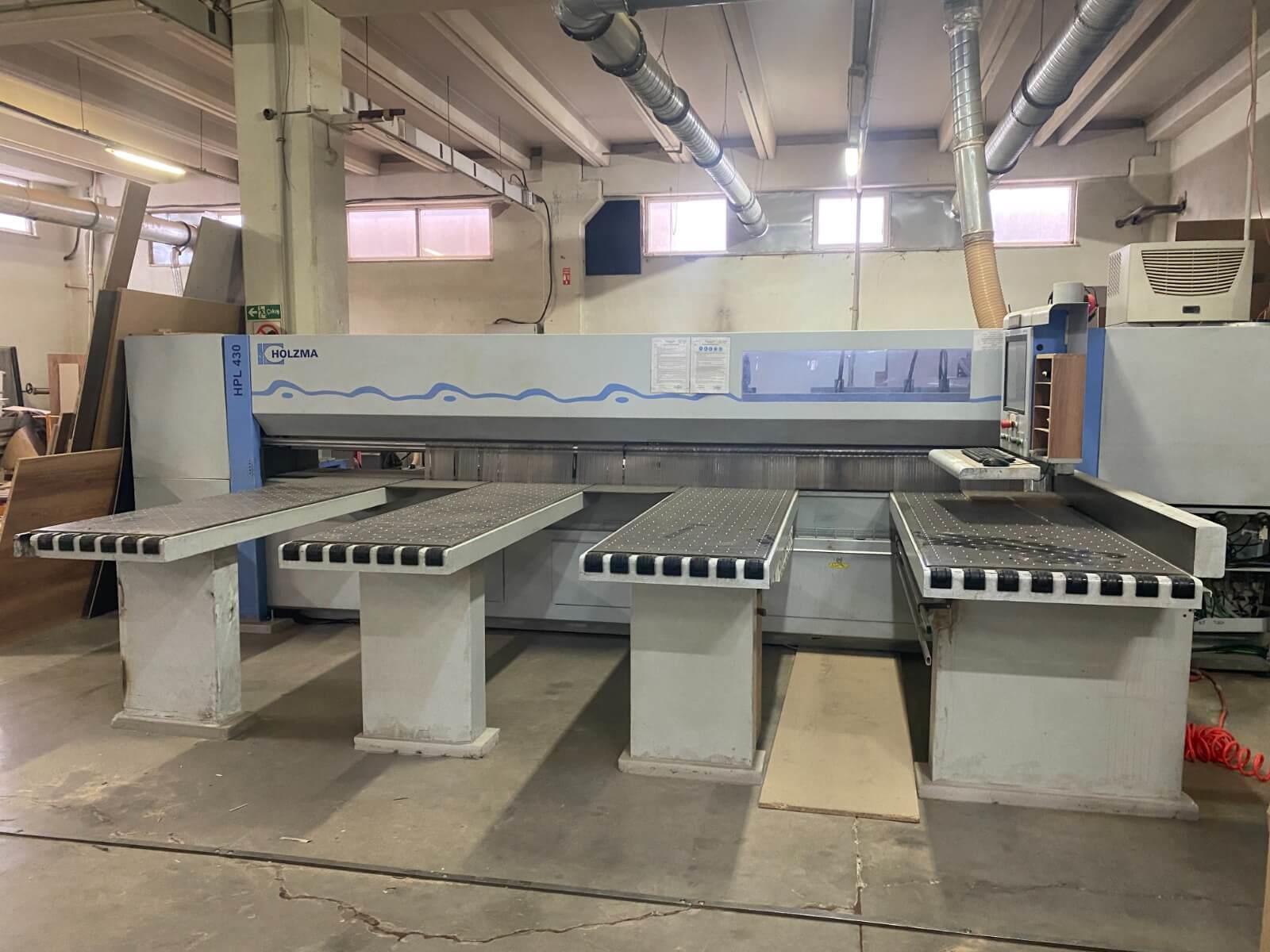 Homag Holzma Optimat Hpl 430/43/22 Asansörlü Yandan Yüklemeli Panel Ebatlama Makinesi (2012)