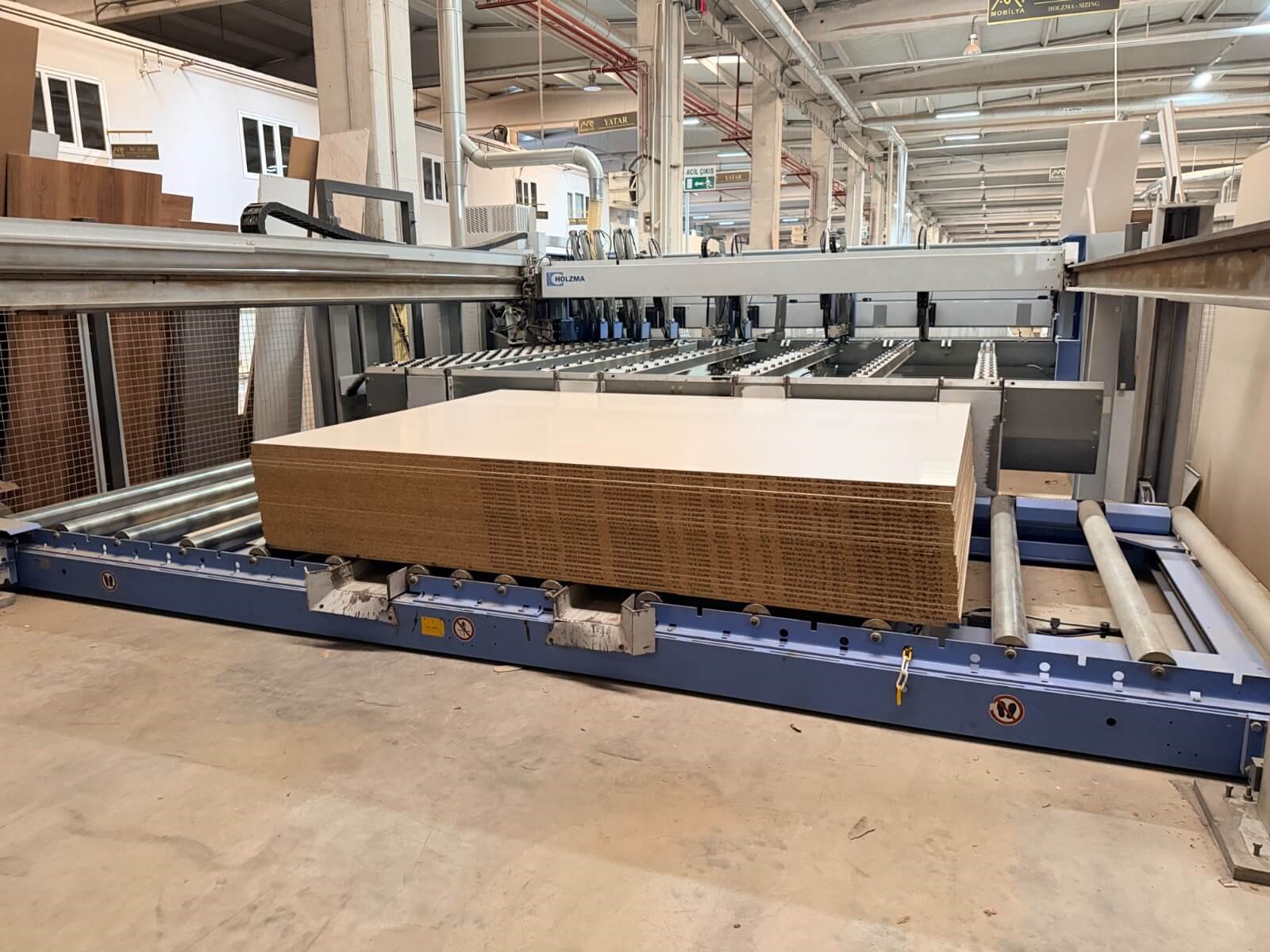 HOMAG Holzma PROFİ hpl 400/43/22 Asansörlü Panel Ebatlama Makinesi (2014)