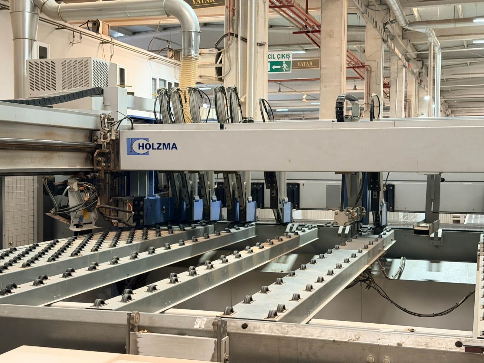 HOMAG Holzma PROFİ hpl 400/43/22 Asansörlü Panel Ebatlama Makinesi (2014)