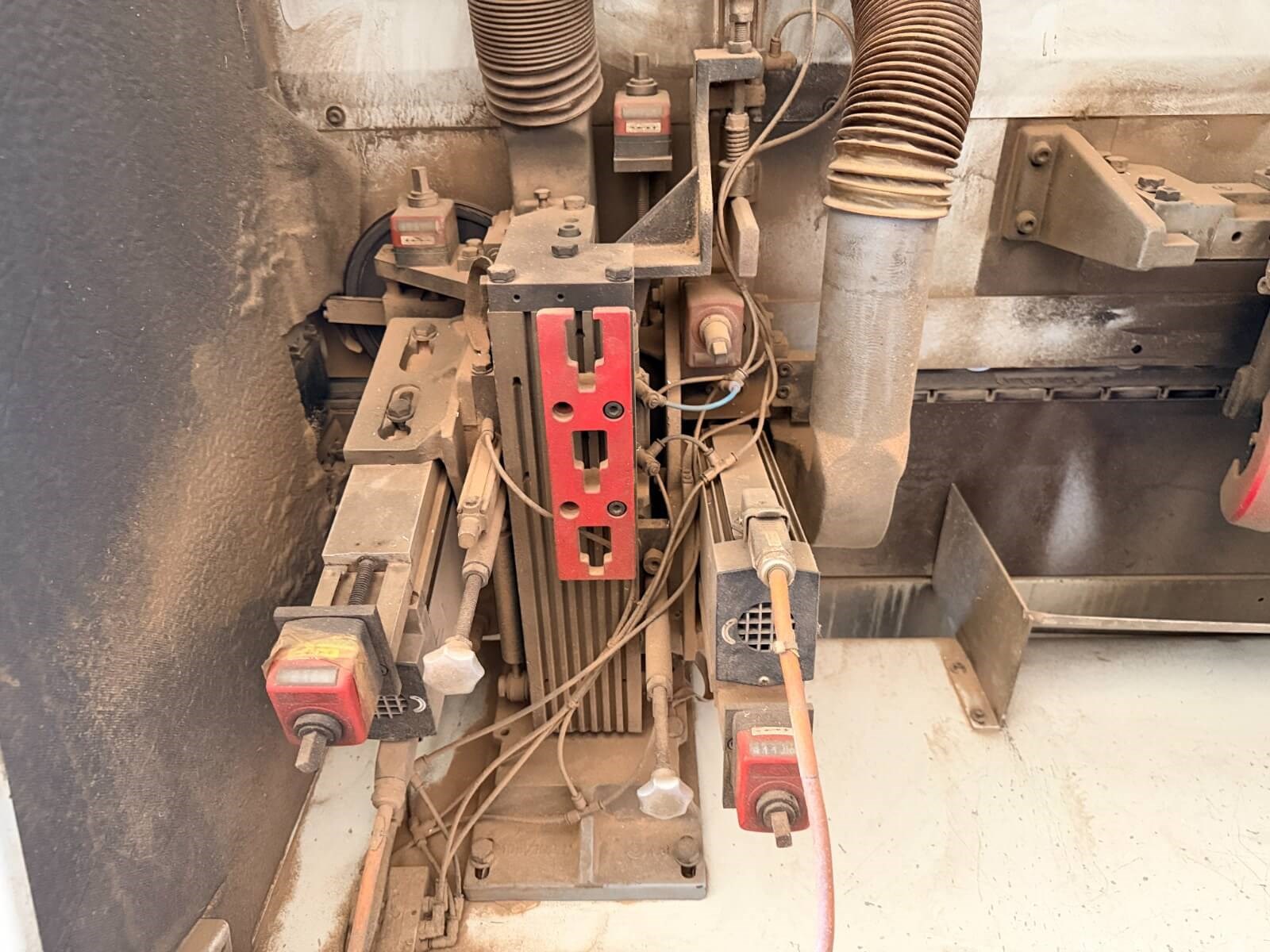 İMA Novimat Contour 1/G/80/790/L20 Kenar Bantlama Makinesi (2010)