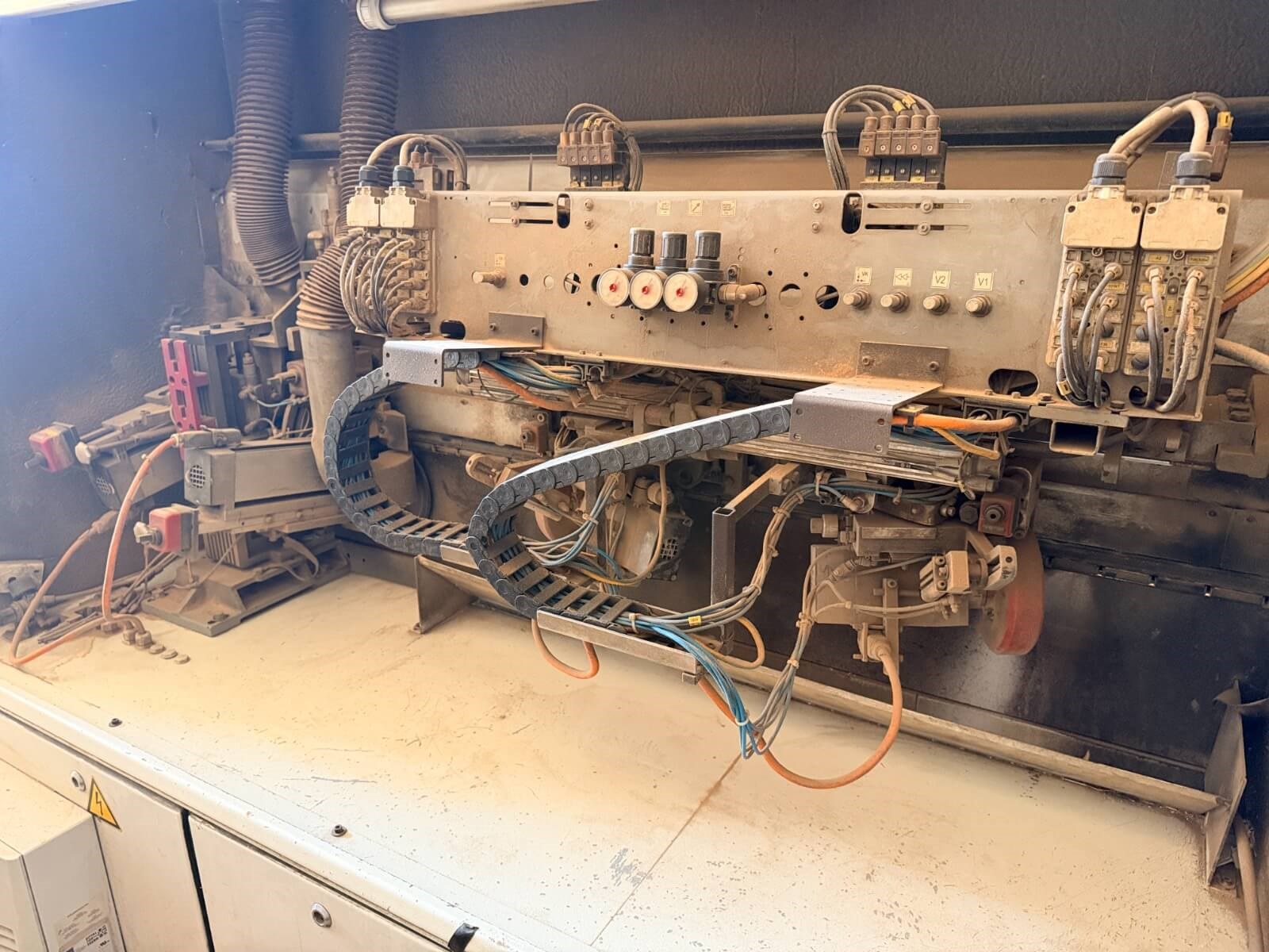 İMA Novimat Contour 1/G/80/790/L20 Kenar Bantlama Makinesi (2010)