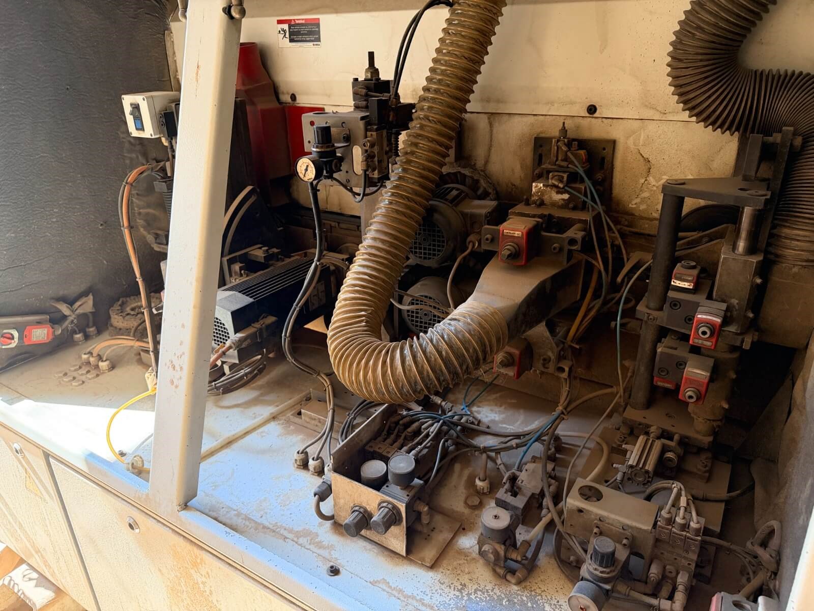 İMA Novimat Contour 1/G/80/790/L20 Kenar Bantlama Makinesi (2010)