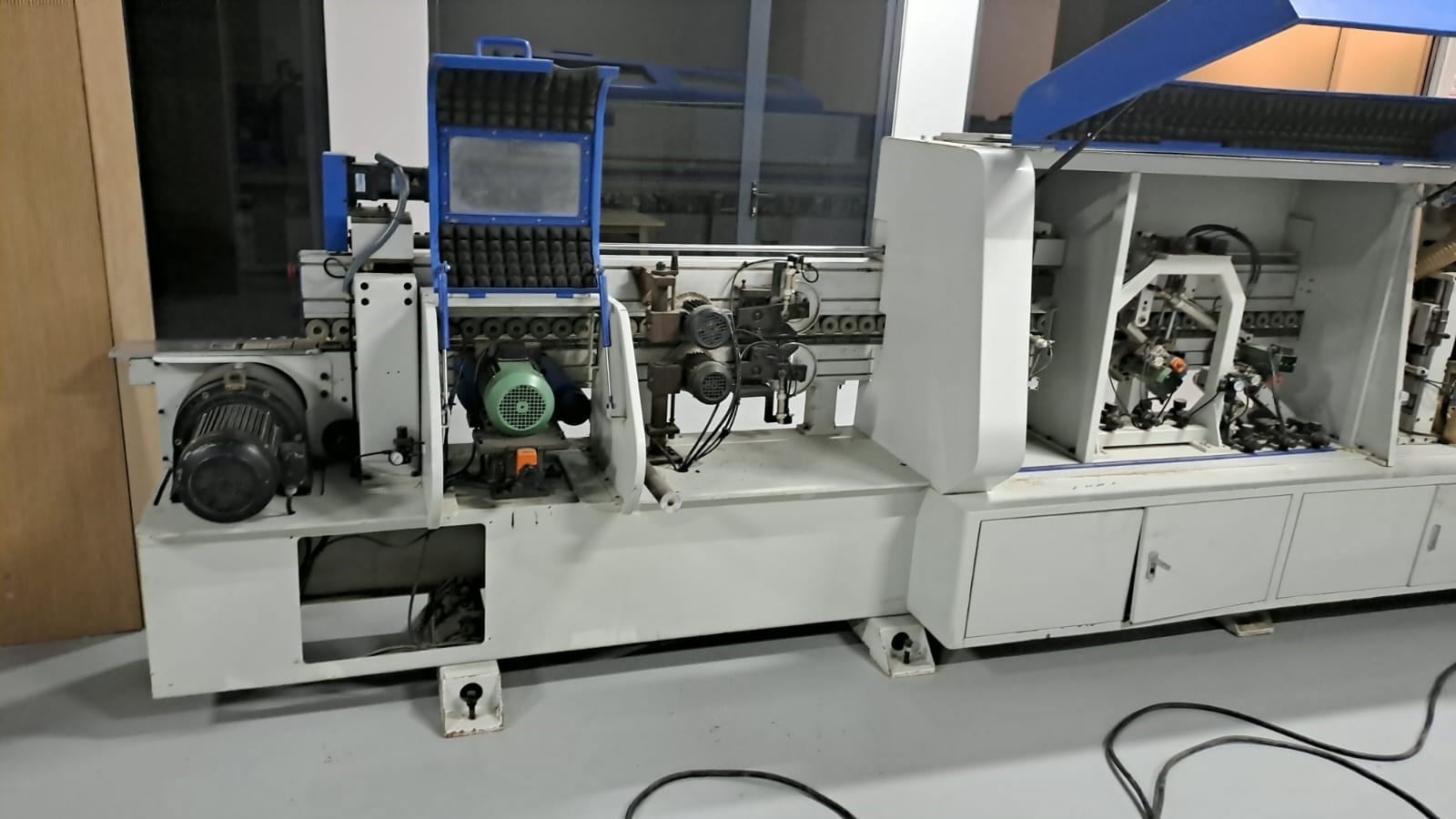 KDT - 468 JHSA Kenar Bantlama Makinesi