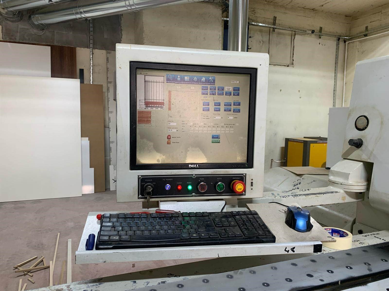 KDT Ks - 338 Önden Yüklemeli Panel Ebatlama Makinesi