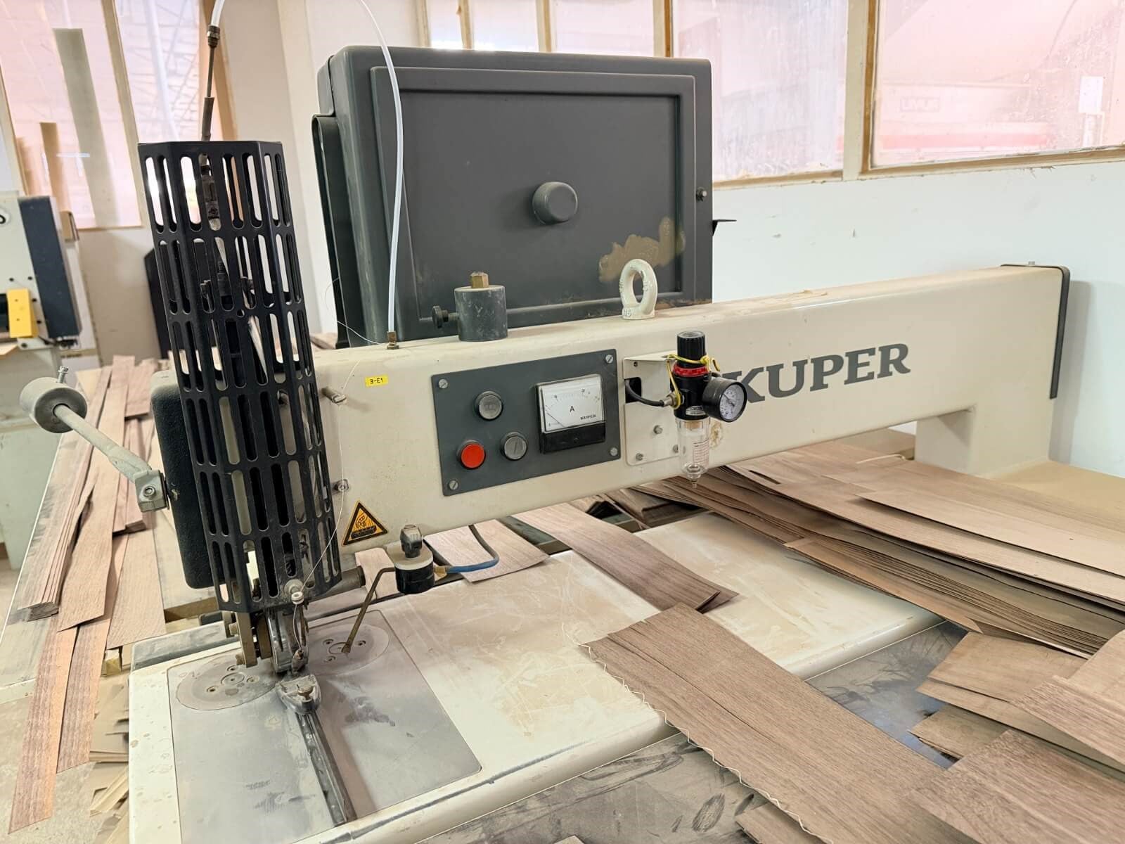 KUPER FW/J-920 Kaplama Dikiş Makinesi (2003)