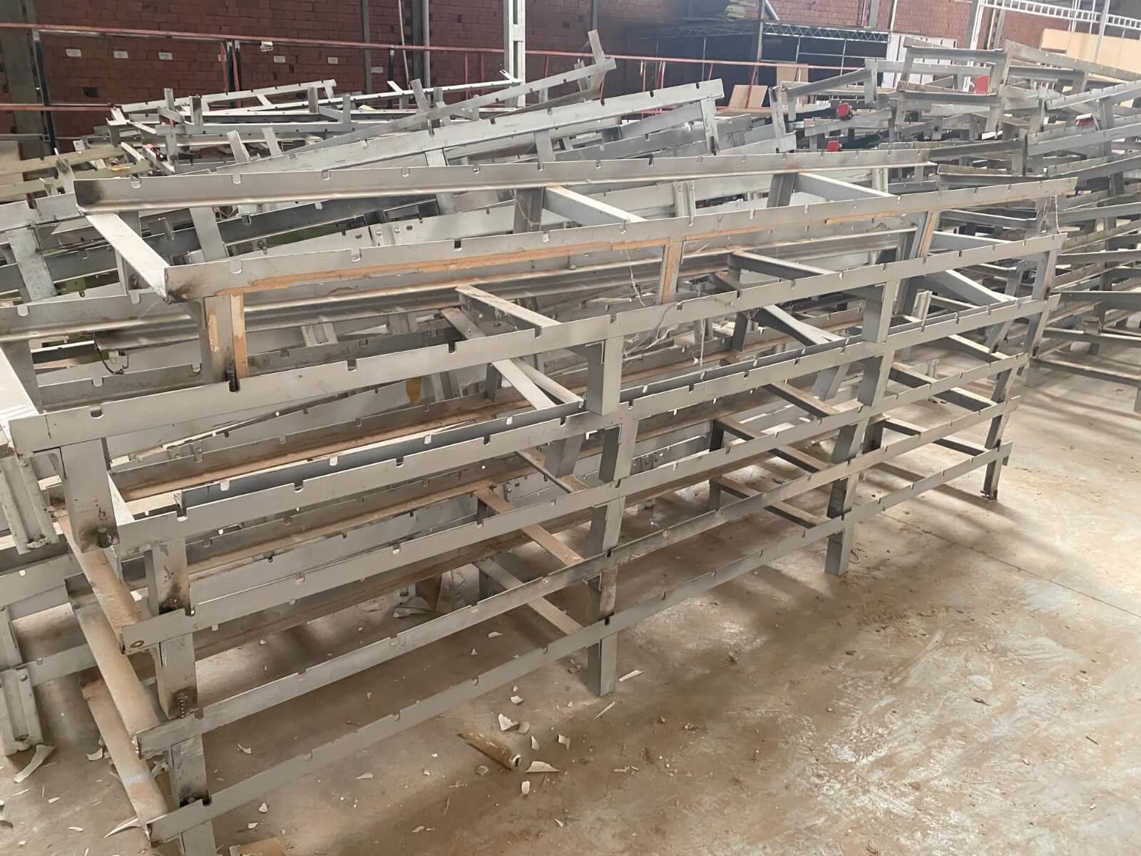 Mobilya Taşıyıcı Yer Konveyörü 350 Metre