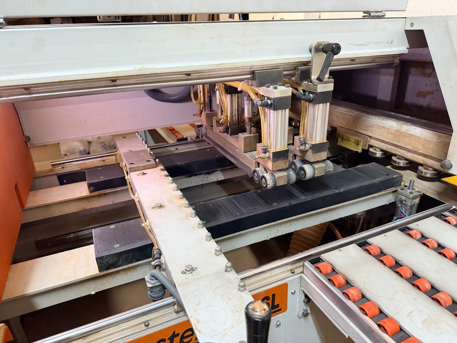 OMAKSAN Holemaster 1650 Sl Cnc Delik Makinesi (2013)