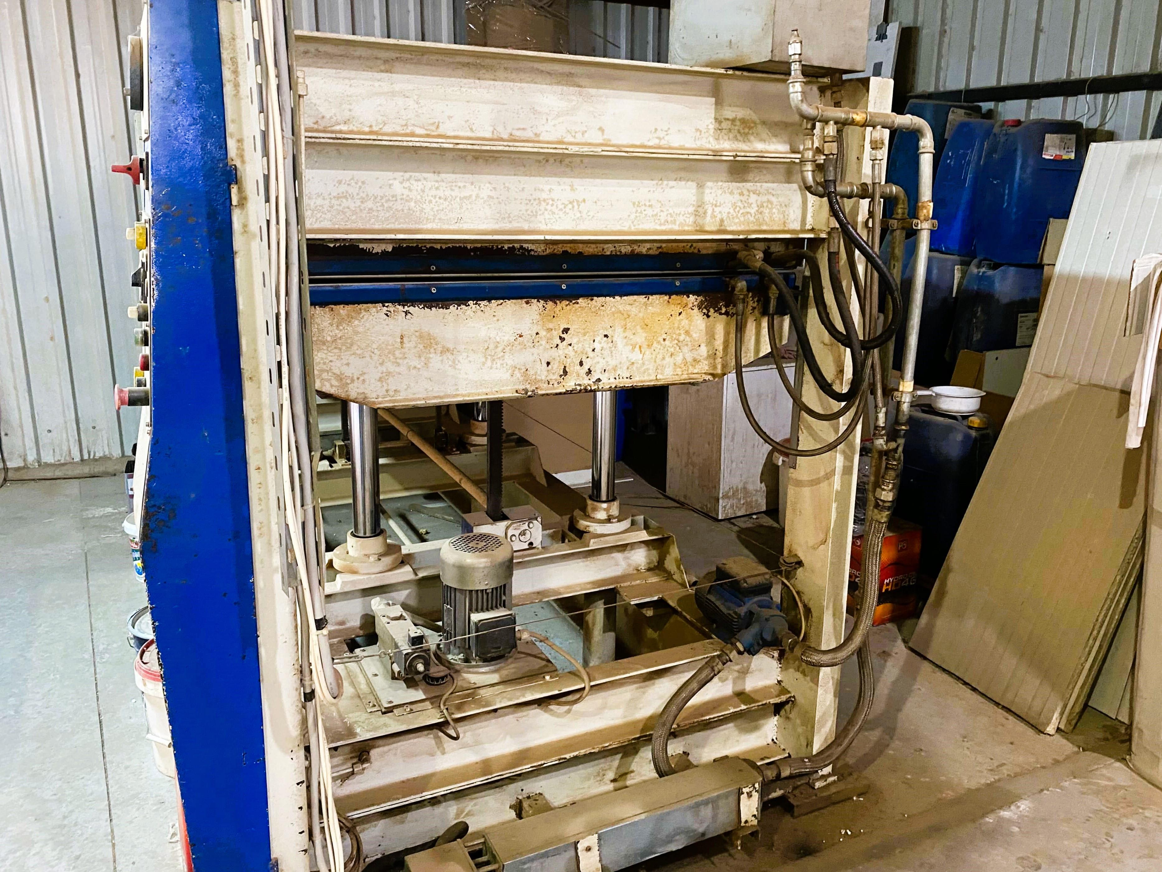 Orma Npc 3000/S 130*300 Yağ Isıtmalı Kapı Pres Makinesi (2005)