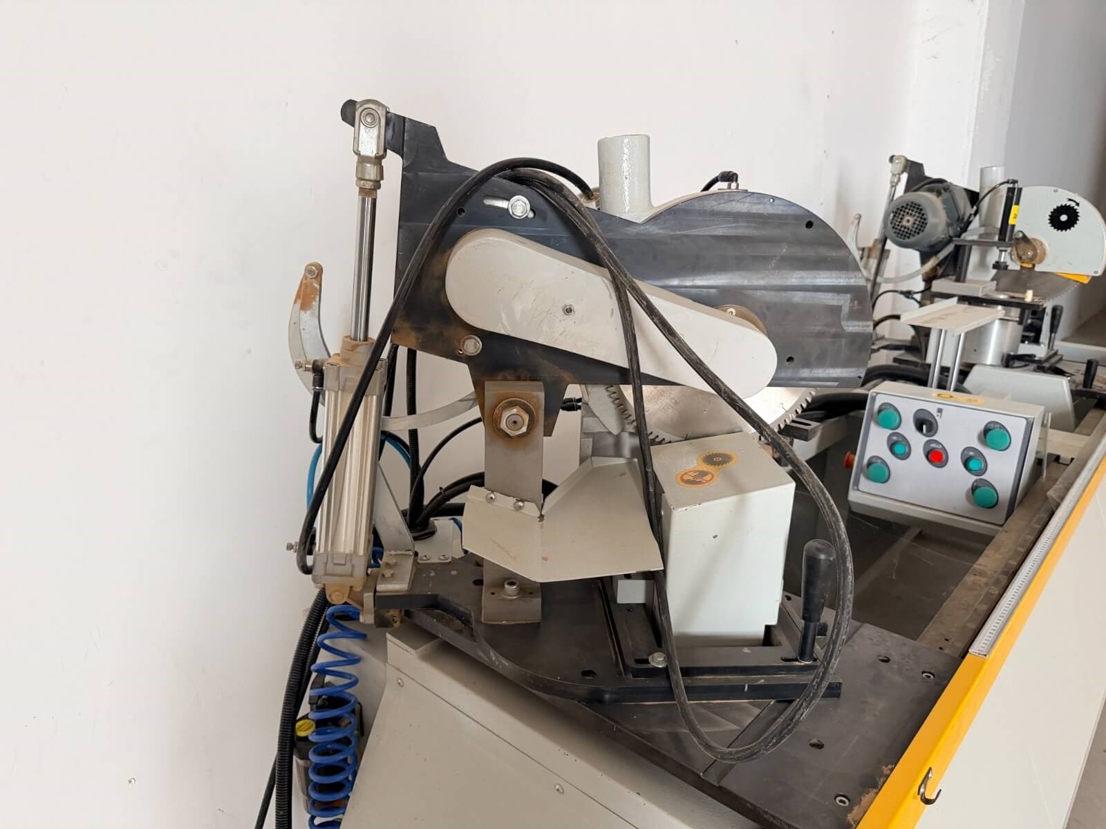 ÖZGENÇ WDE 300 Çift Gönye 45-90 Çift Testere Kesim Kavela Zıvana Makinesi (2019)
