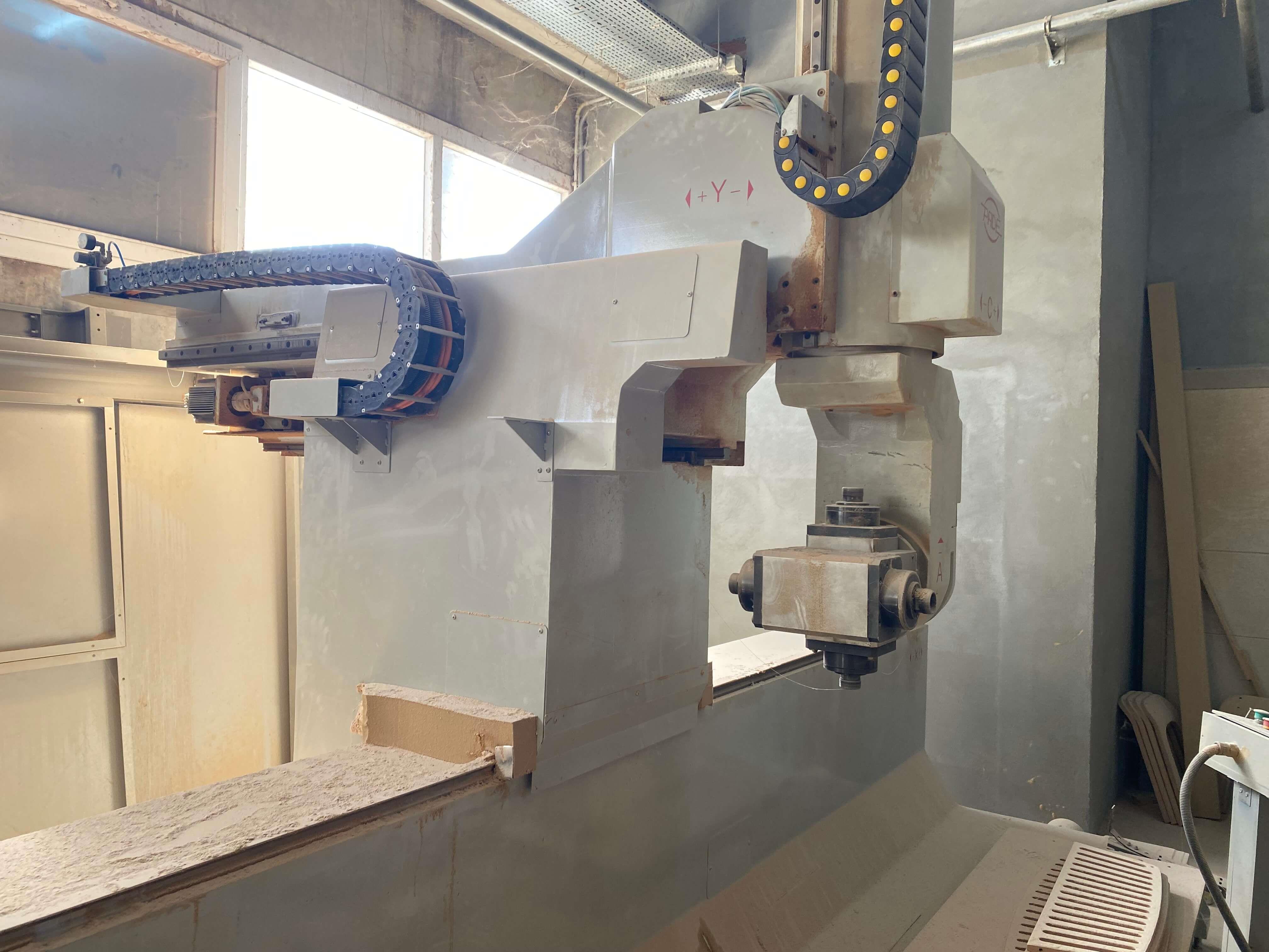 Pade Omega 5 Eksen Şarjörlü Cnc Makinesi (2009)