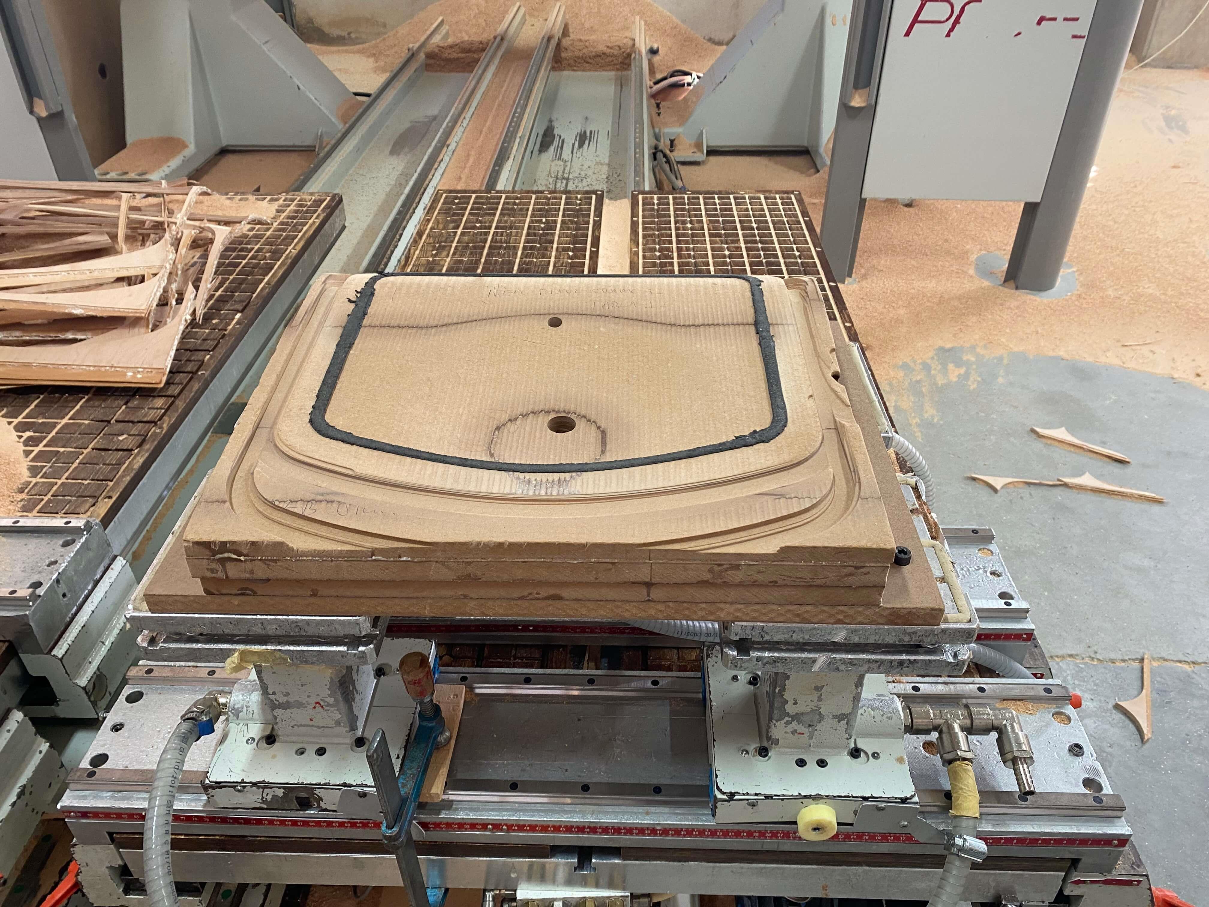 Pade Uni 5 Spin 5 Eksen Cnc Makinesi (2005)
